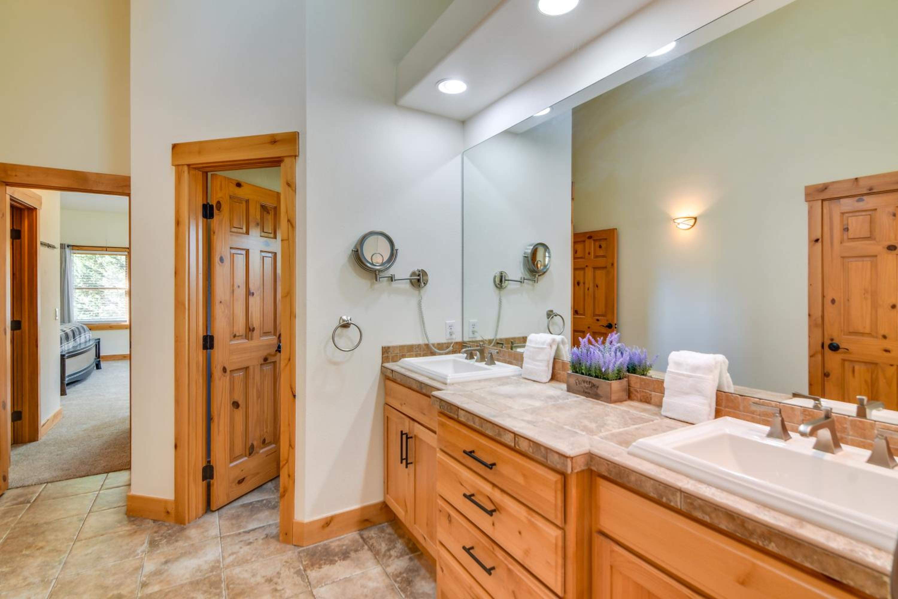 Mtn-View Cabin with Private Hot Tub in Georgetown!