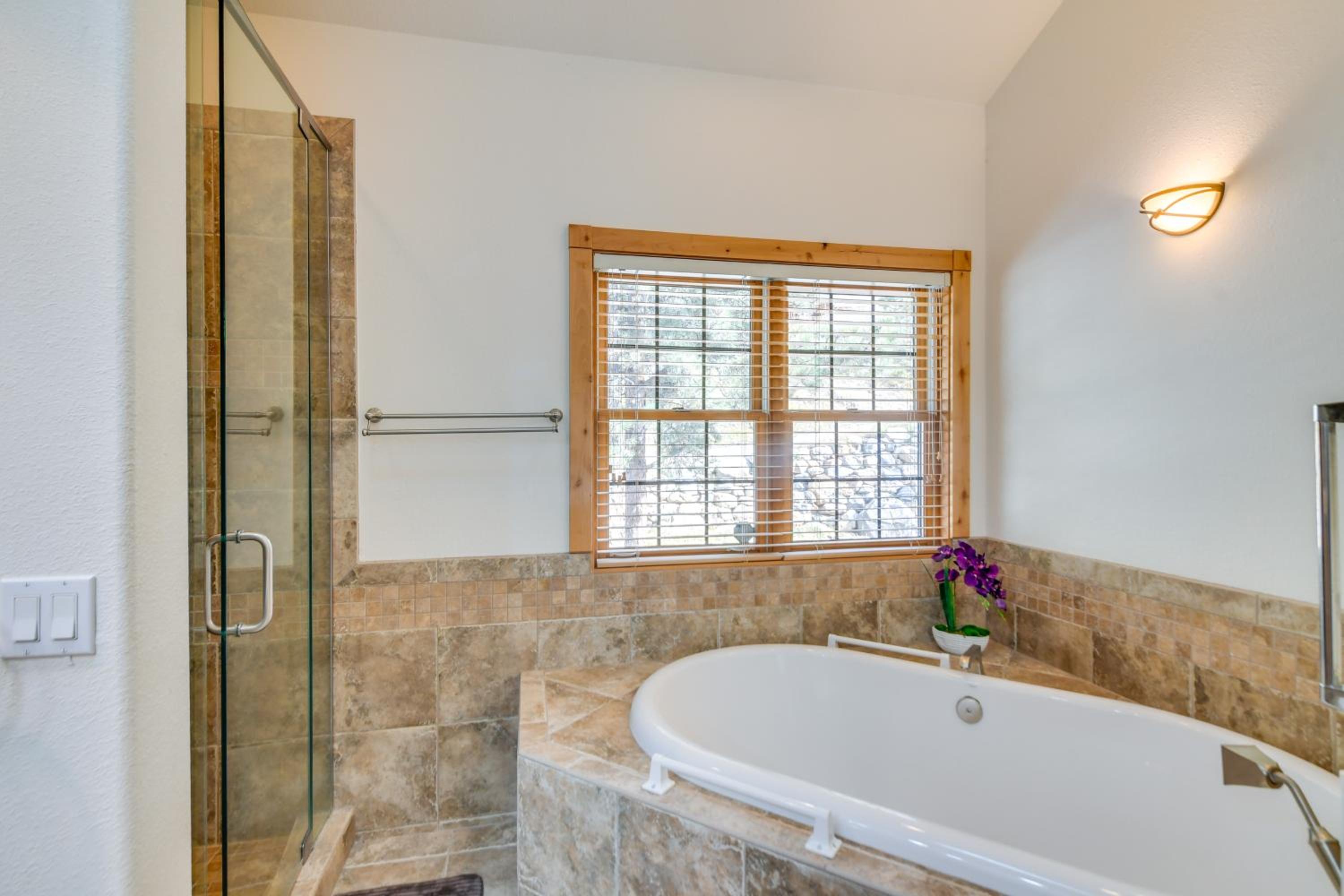 Mtn-View Cabin with Private Hot Tub in Georgetown!