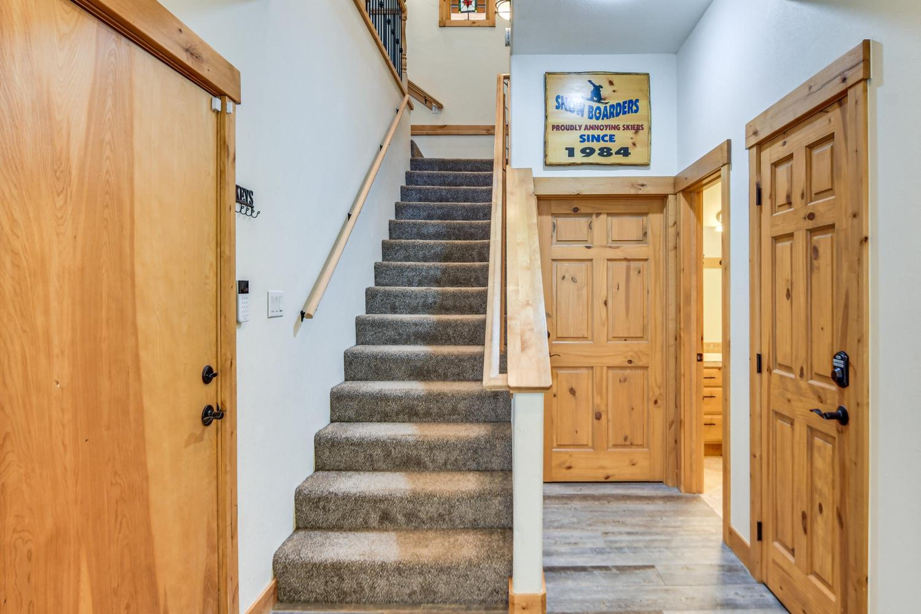 Mtn-View Cabin with Private Hot Tub in Georgetown!