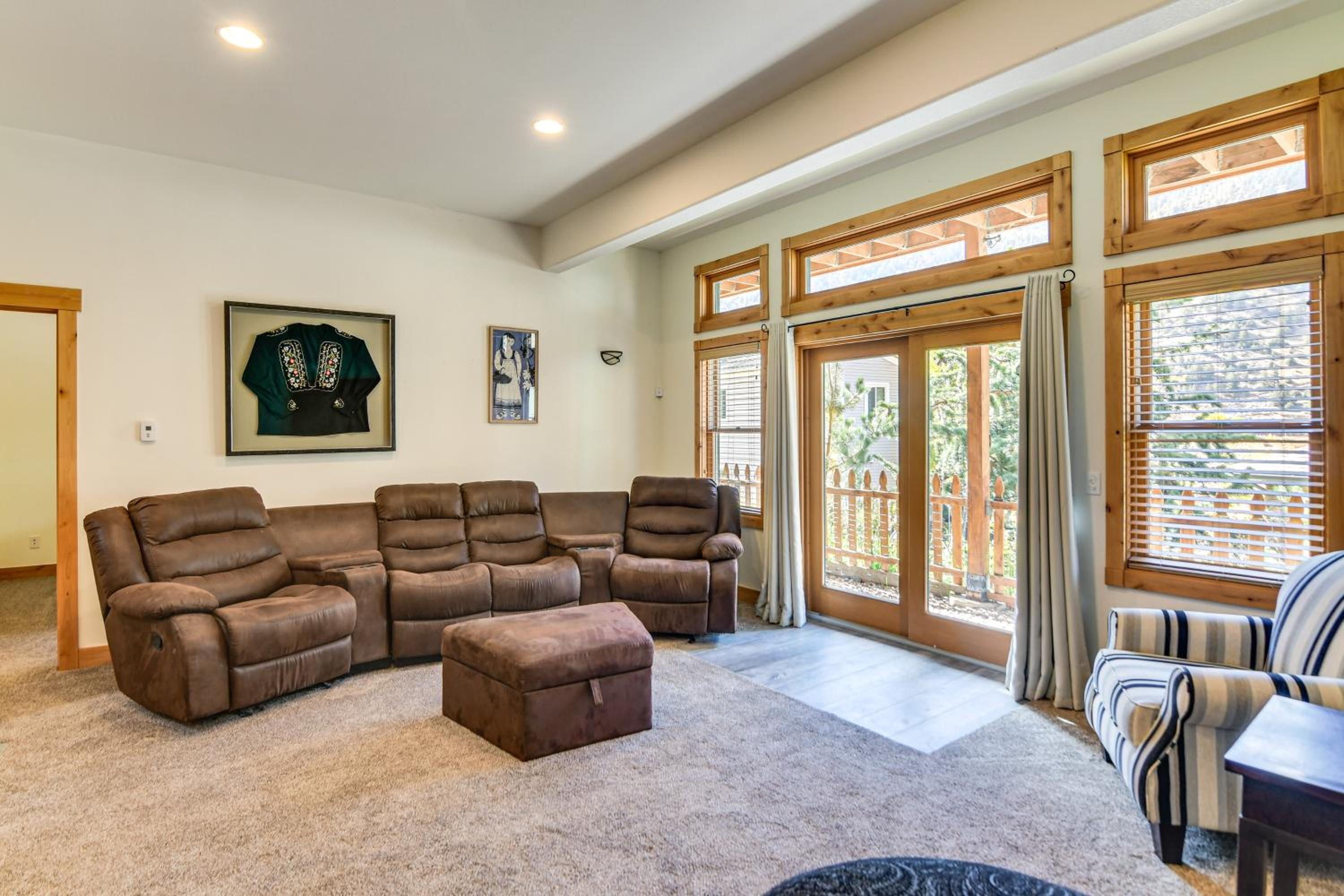Mtn-View Cabin with Private Hot Tub in Georgetown!