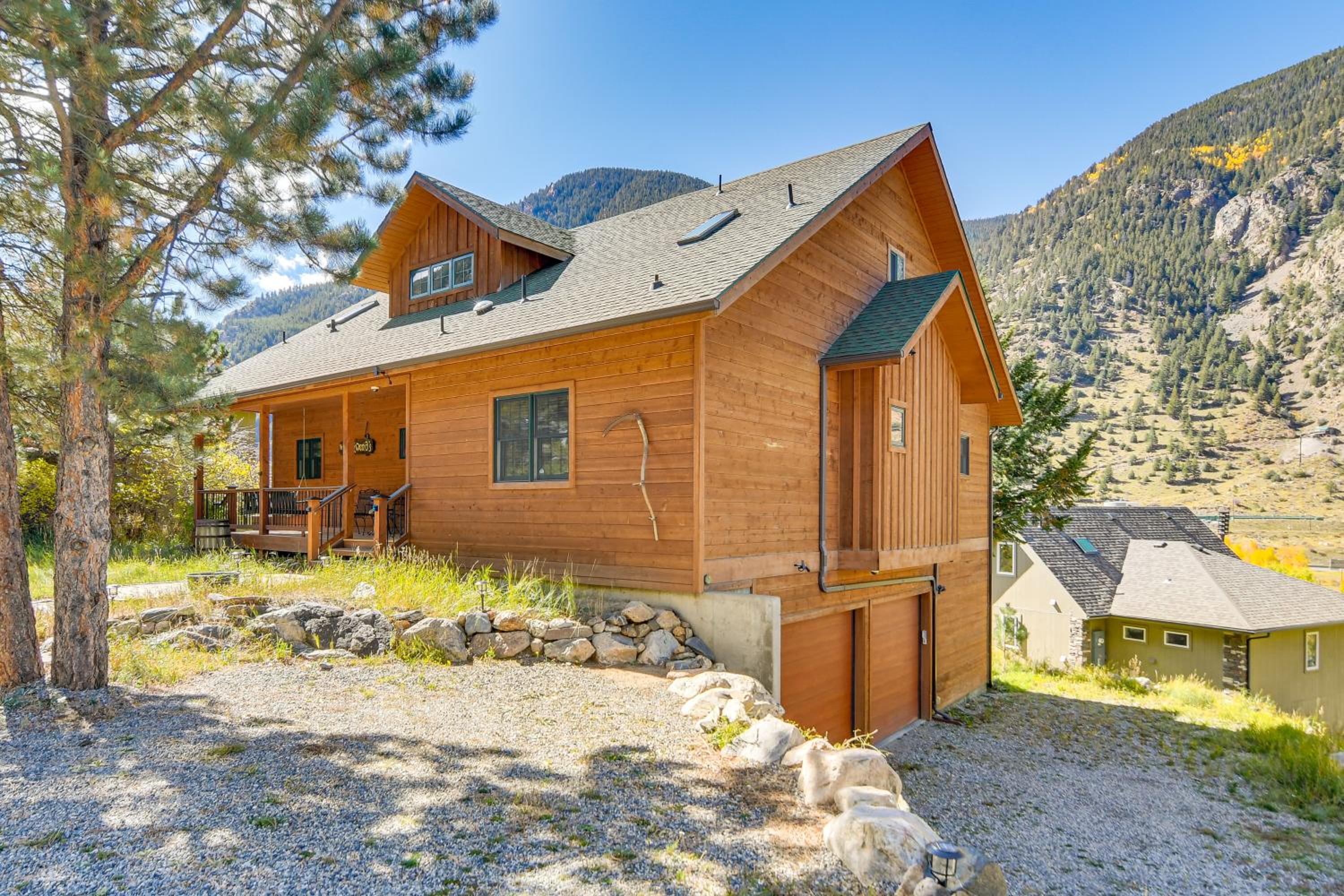 Mtn-View Cabin with Private Hot Tub in Georgetown!
