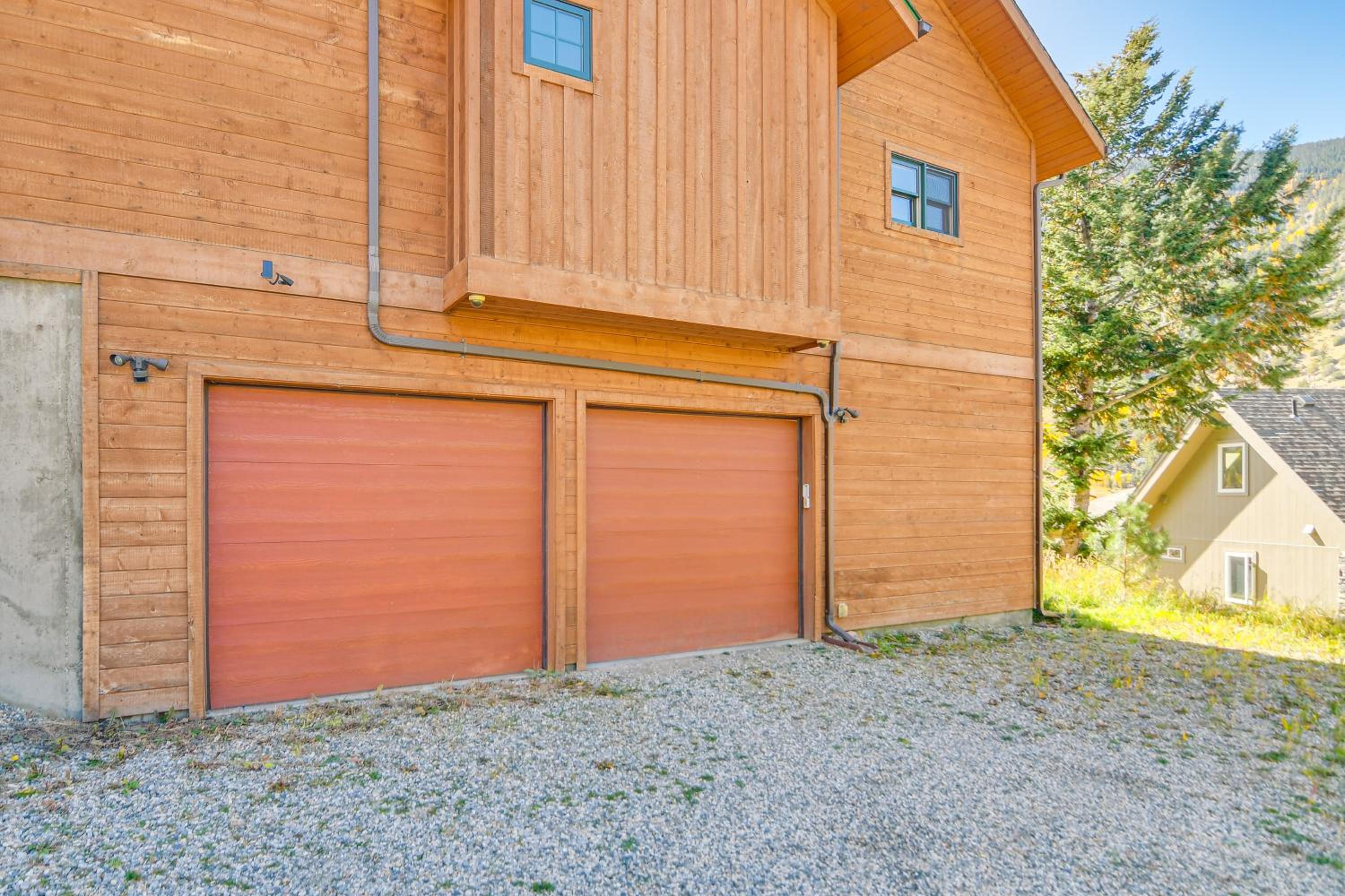 Mtn-View Cabin with Private Hot Tub in Georgetown!