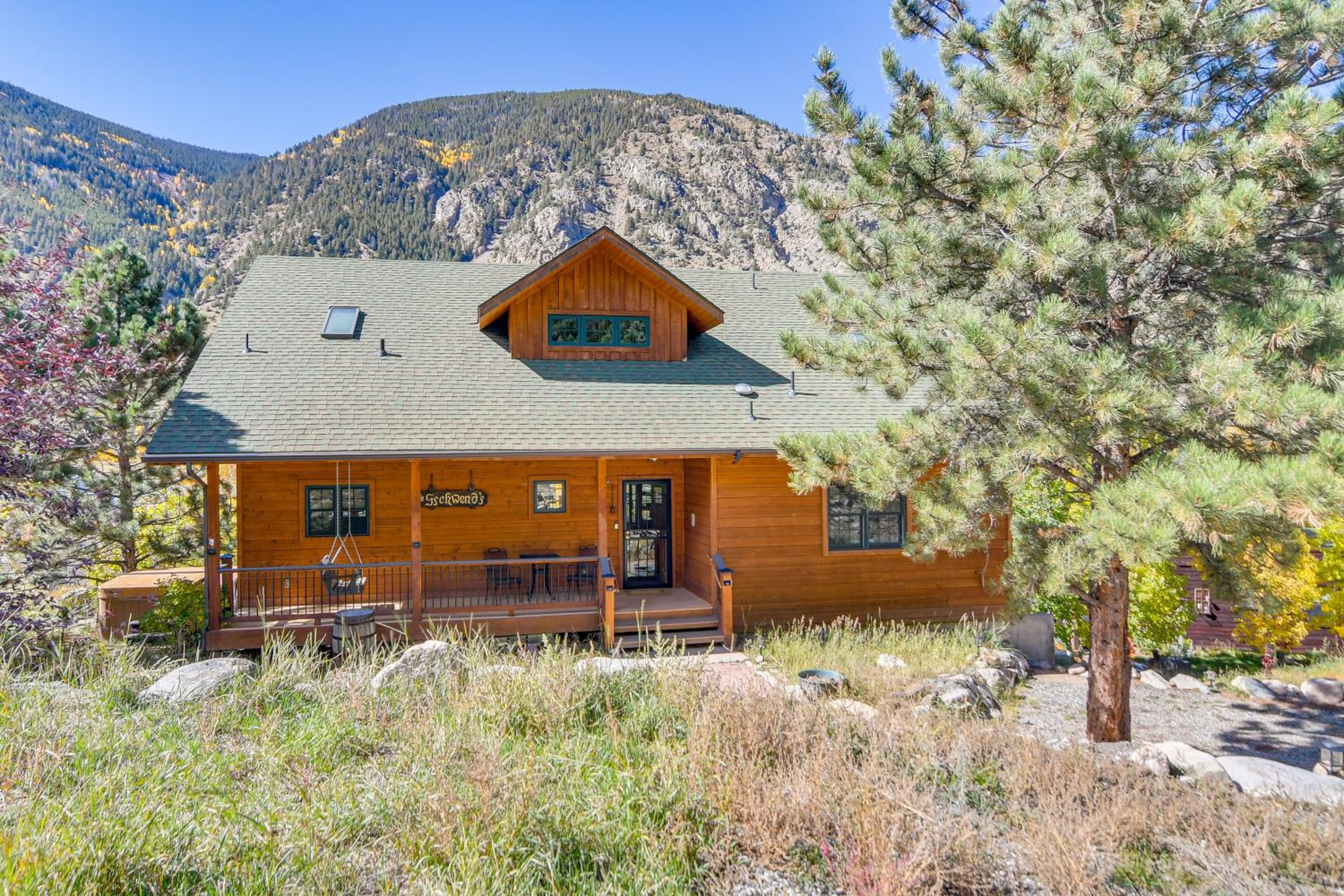 Mtn-View Cabin with Private Hot Tub in Georgetown!