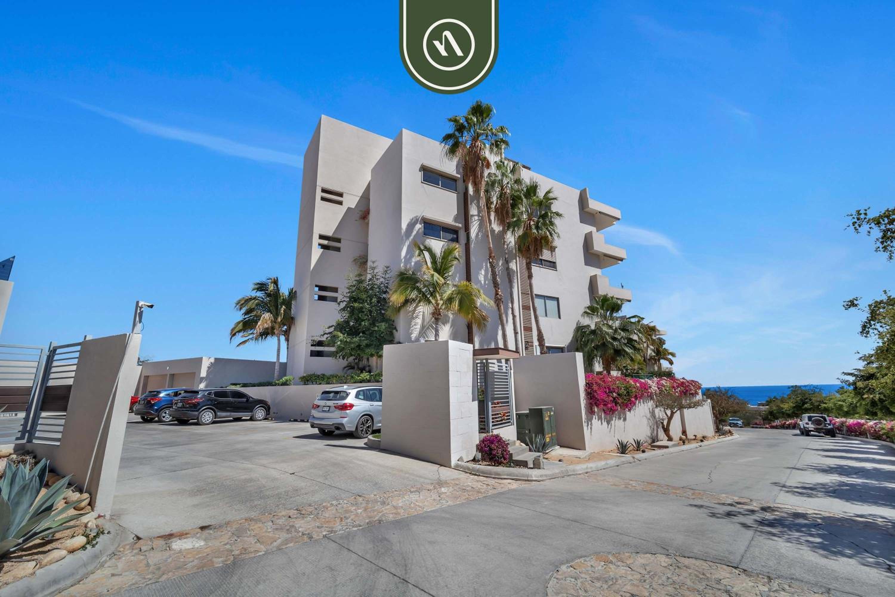 Oceanview 3 BR Condo - Pool - View of the Desert