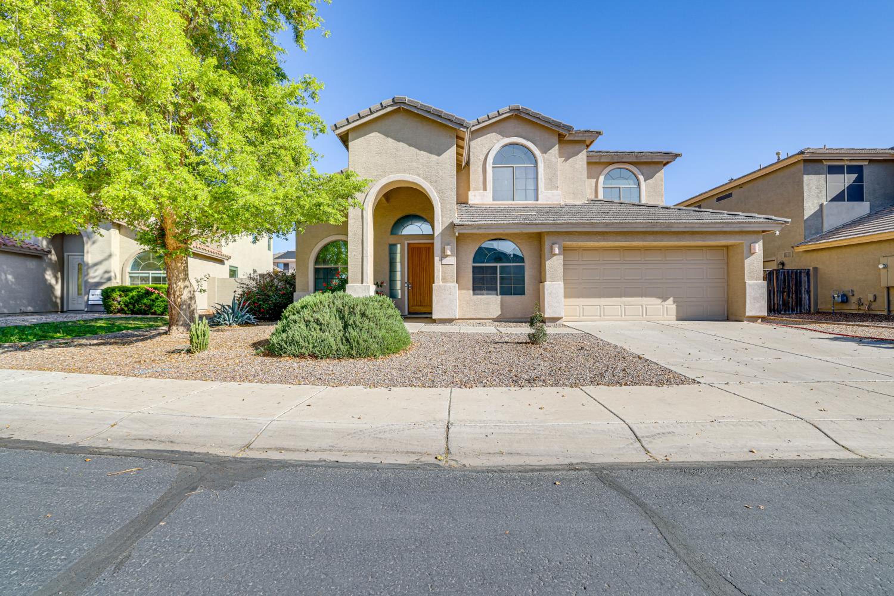 Near Golf Courses and Casinos Maricopa Home with Yard