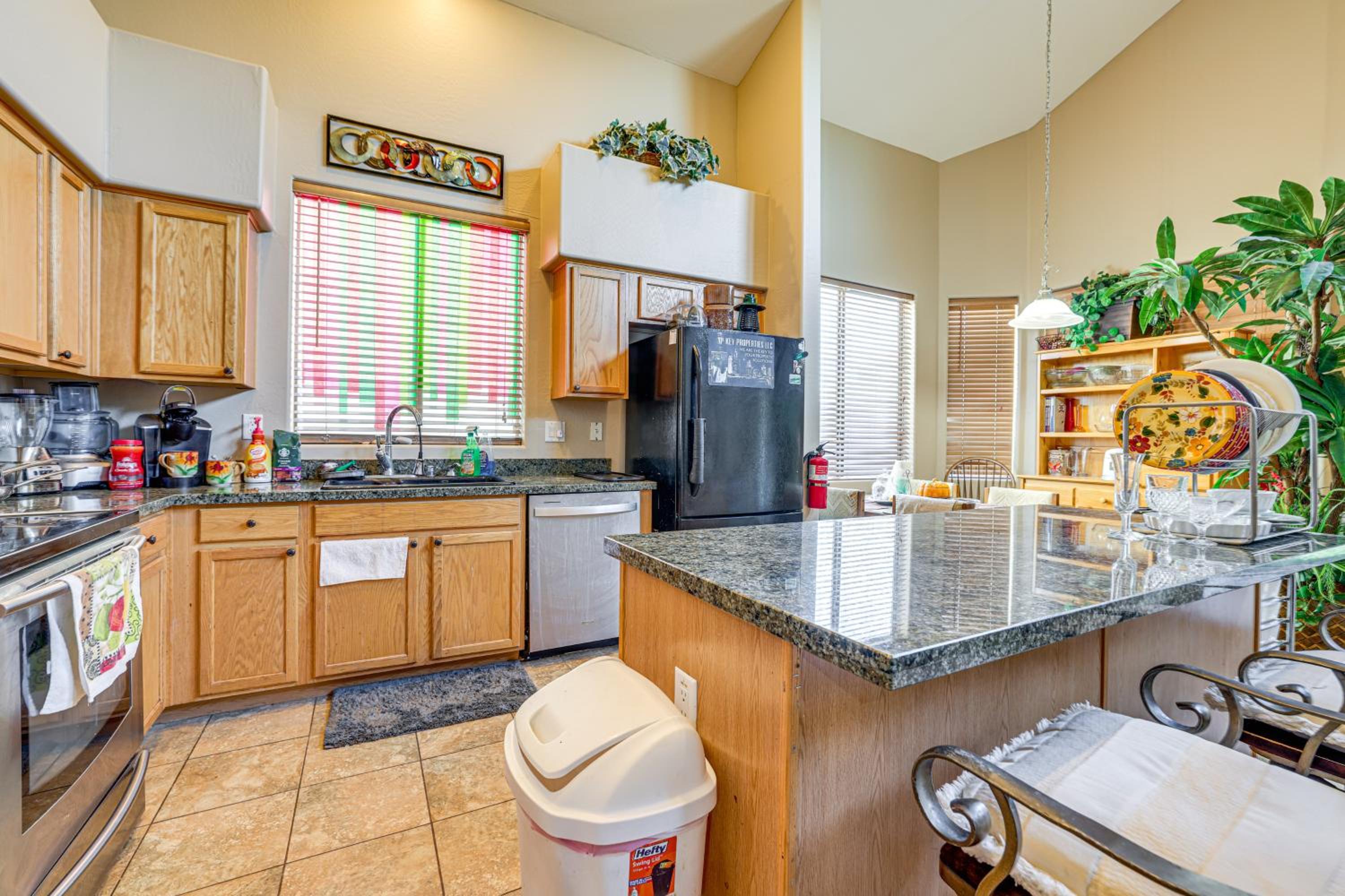 Near Golf Courses and Casinos Maricopa Home with Yard