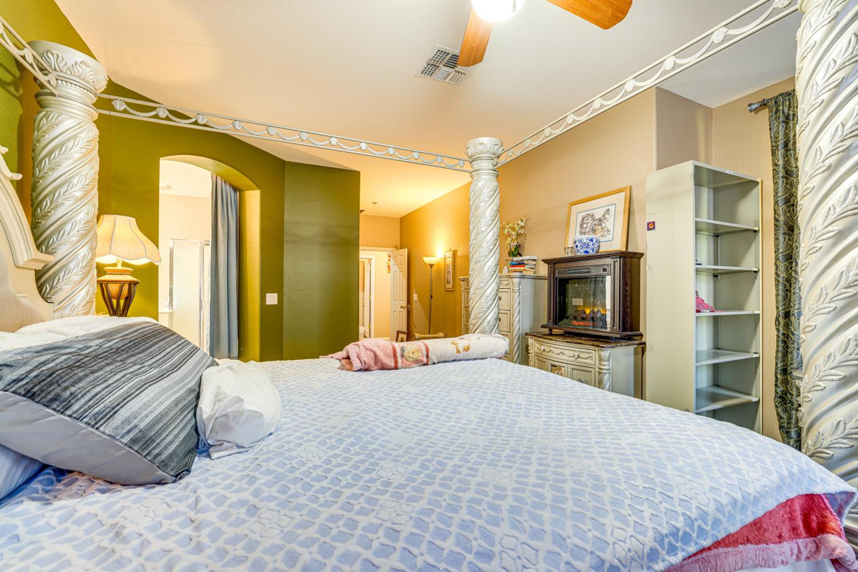 Near Golf Courses and Casinos Maricopa Home with Yard