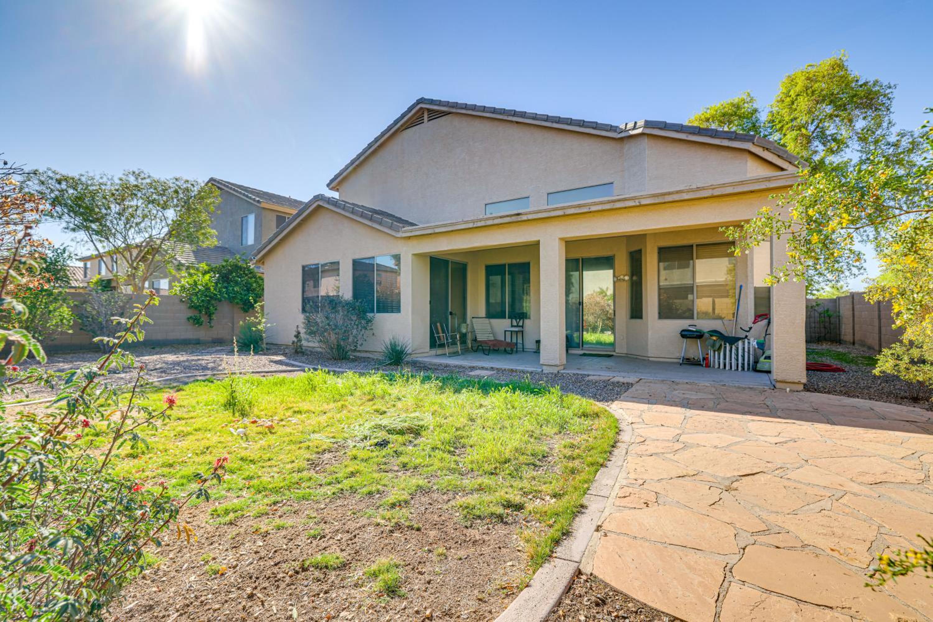 Near Golf Courses and Casinos Maricopa Home with Yard