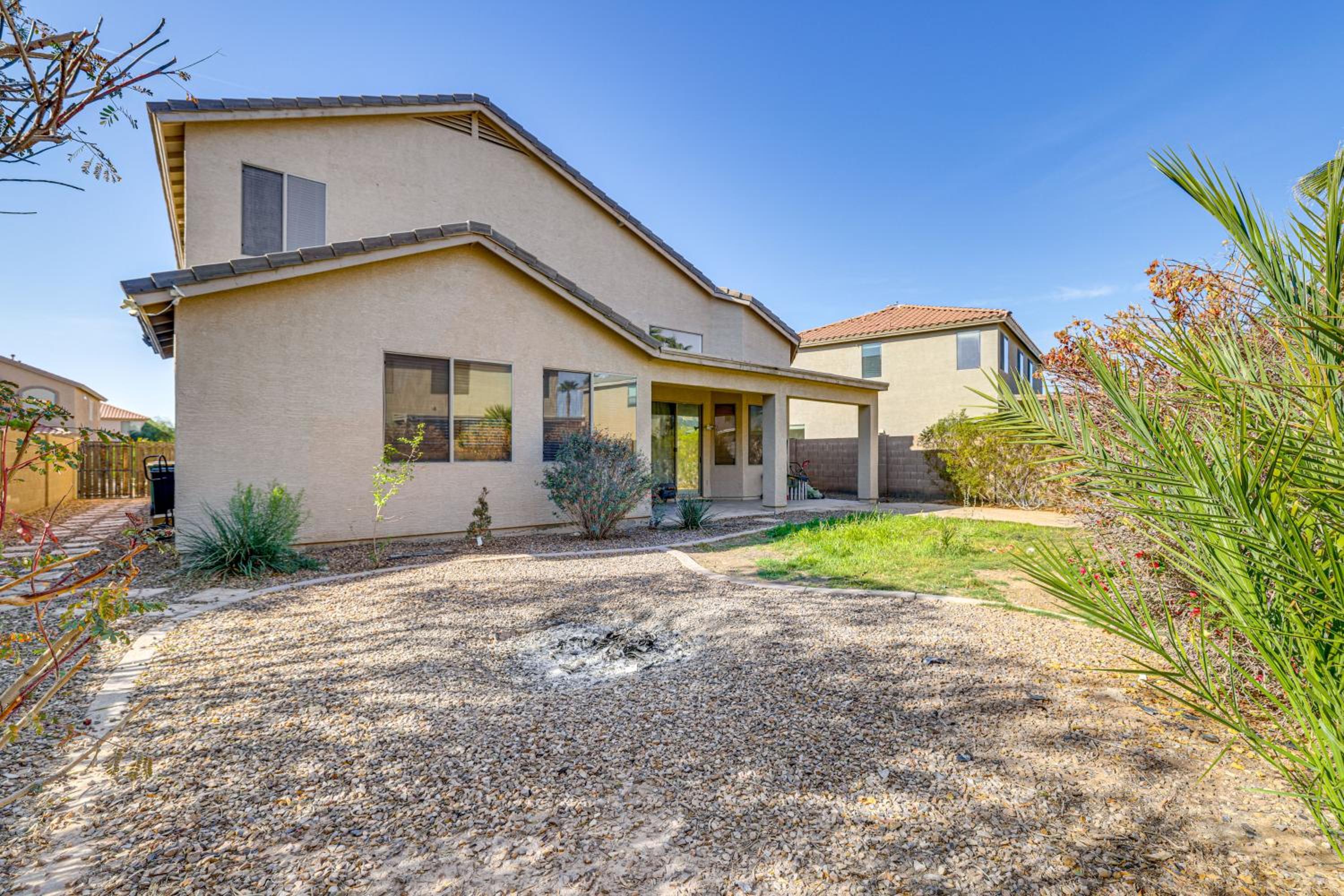 Near Golf Courses and Casinos Maricopa Home with Yard