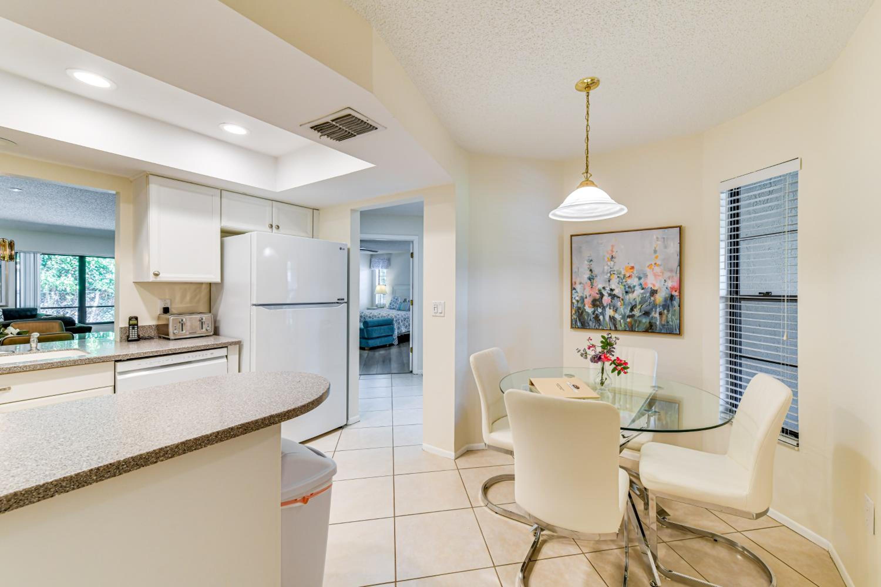 4 Mi to Siesta Beach Condo with Community Perks!