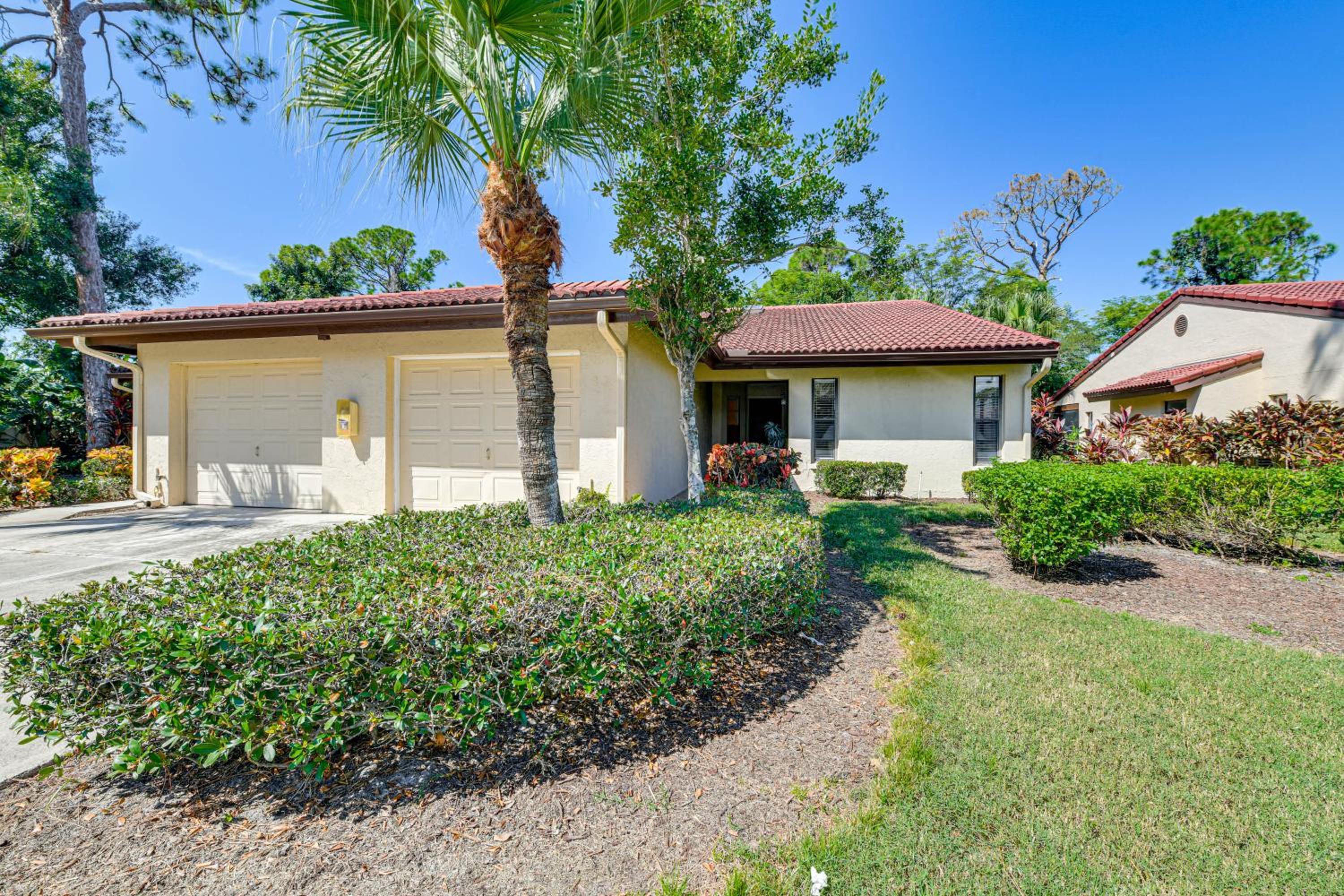 4 Mi to Siesta Beach Condo with Community Perks!