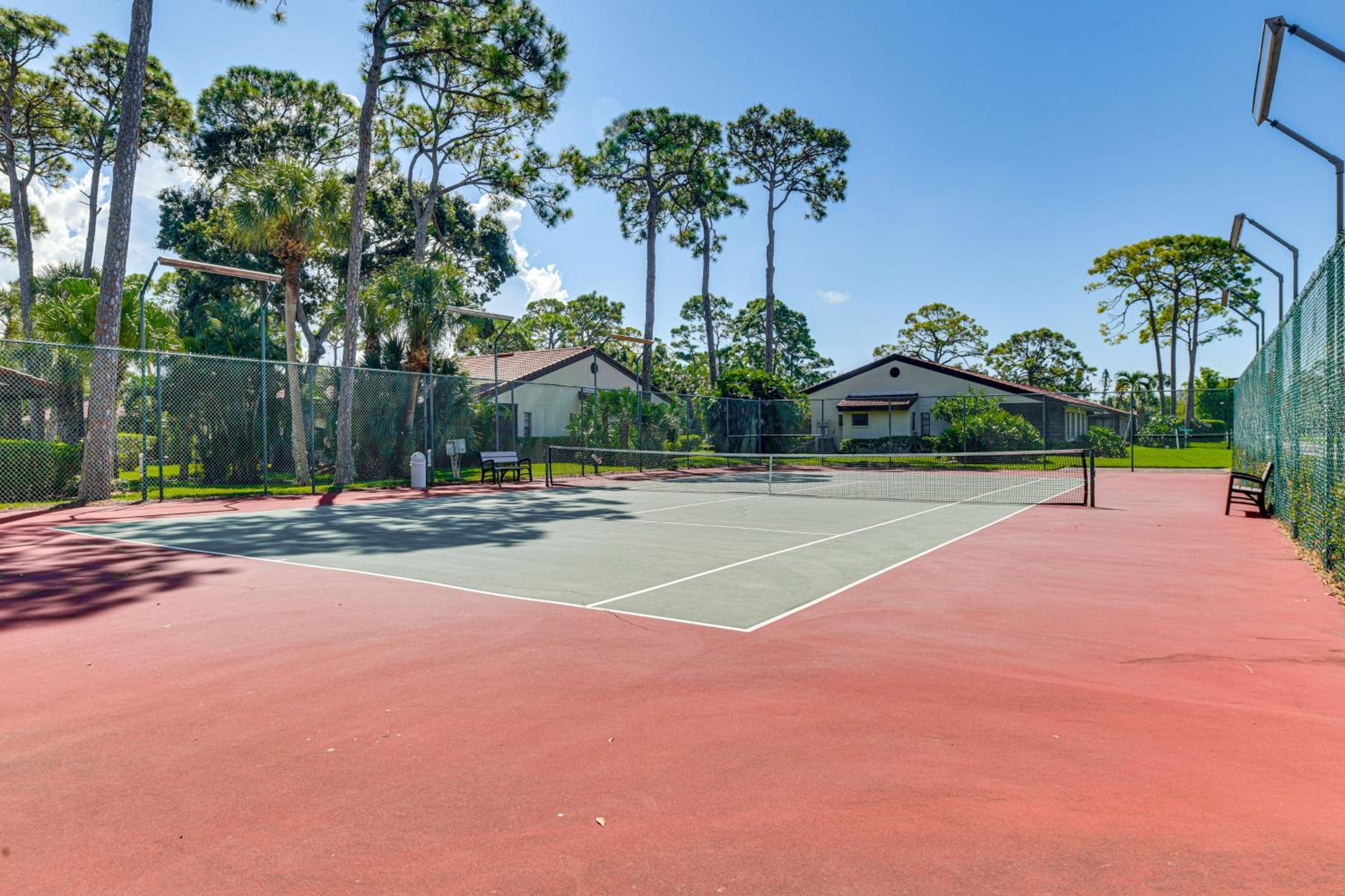 4 Mi to Siesta Beach Condo with Community Perks!