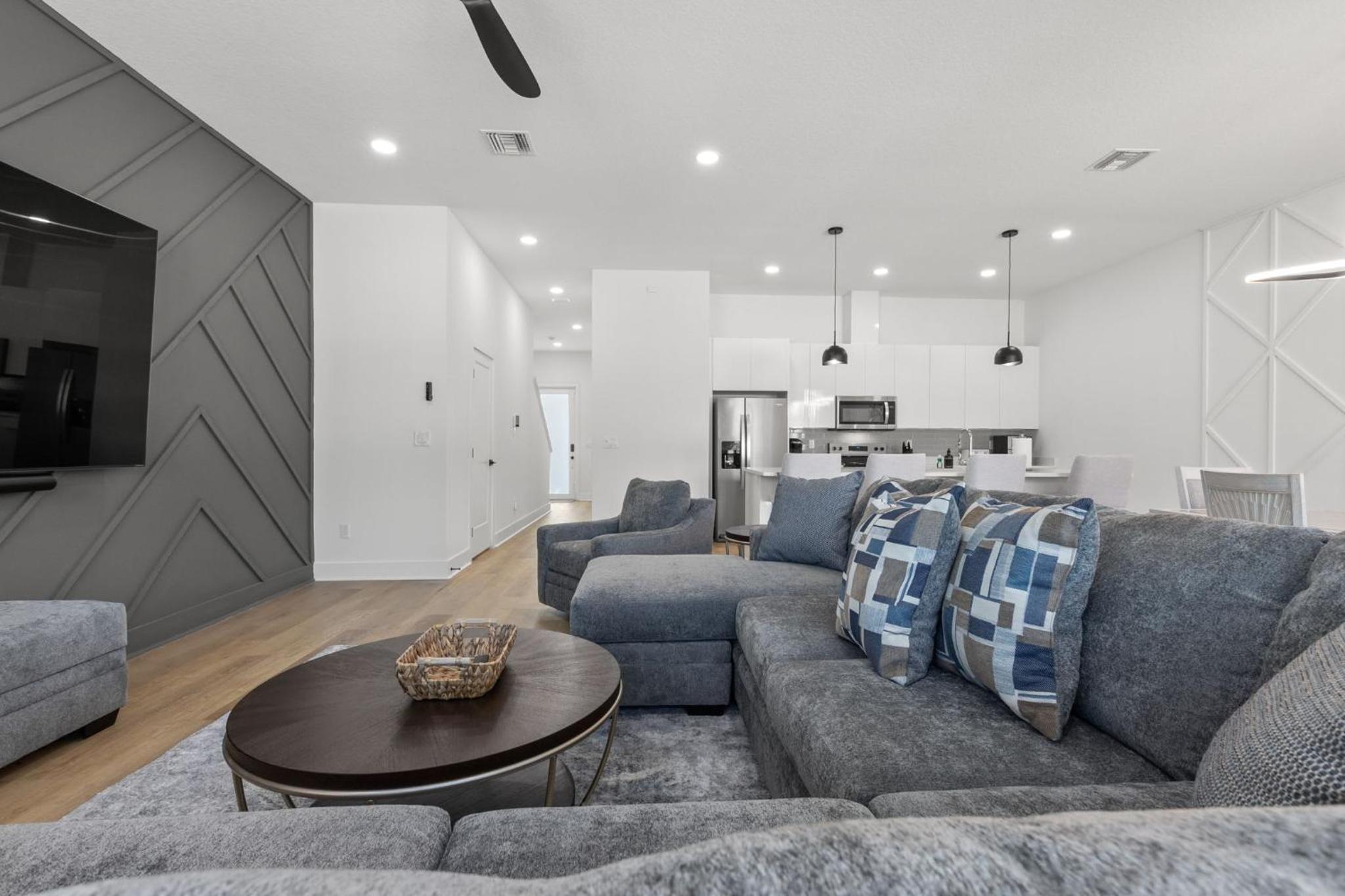 NEW Casa Sol - Luxury Townhome In Prime Location