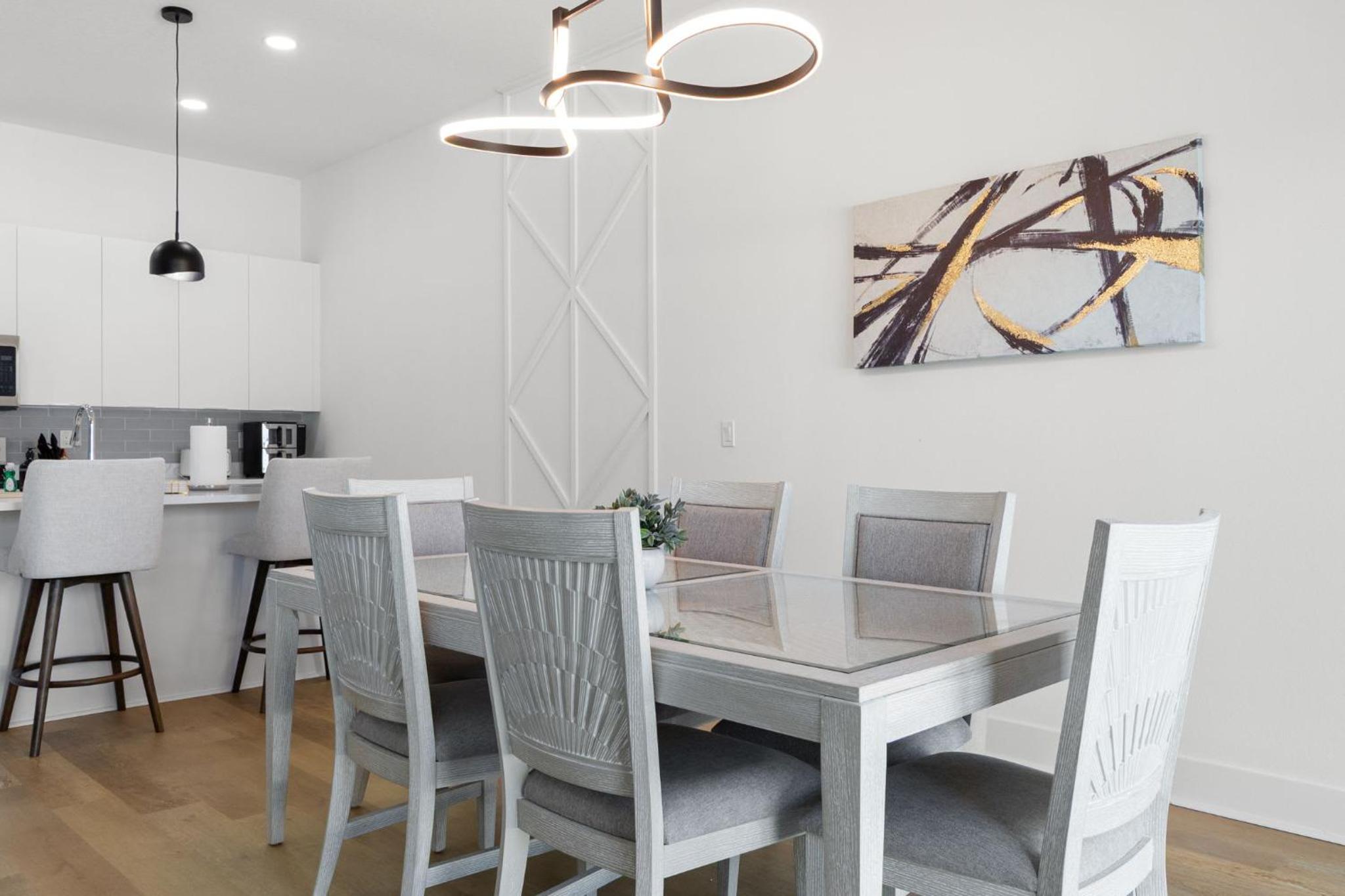 NEW Casa Sol - Luxury Townhome In Prime Location