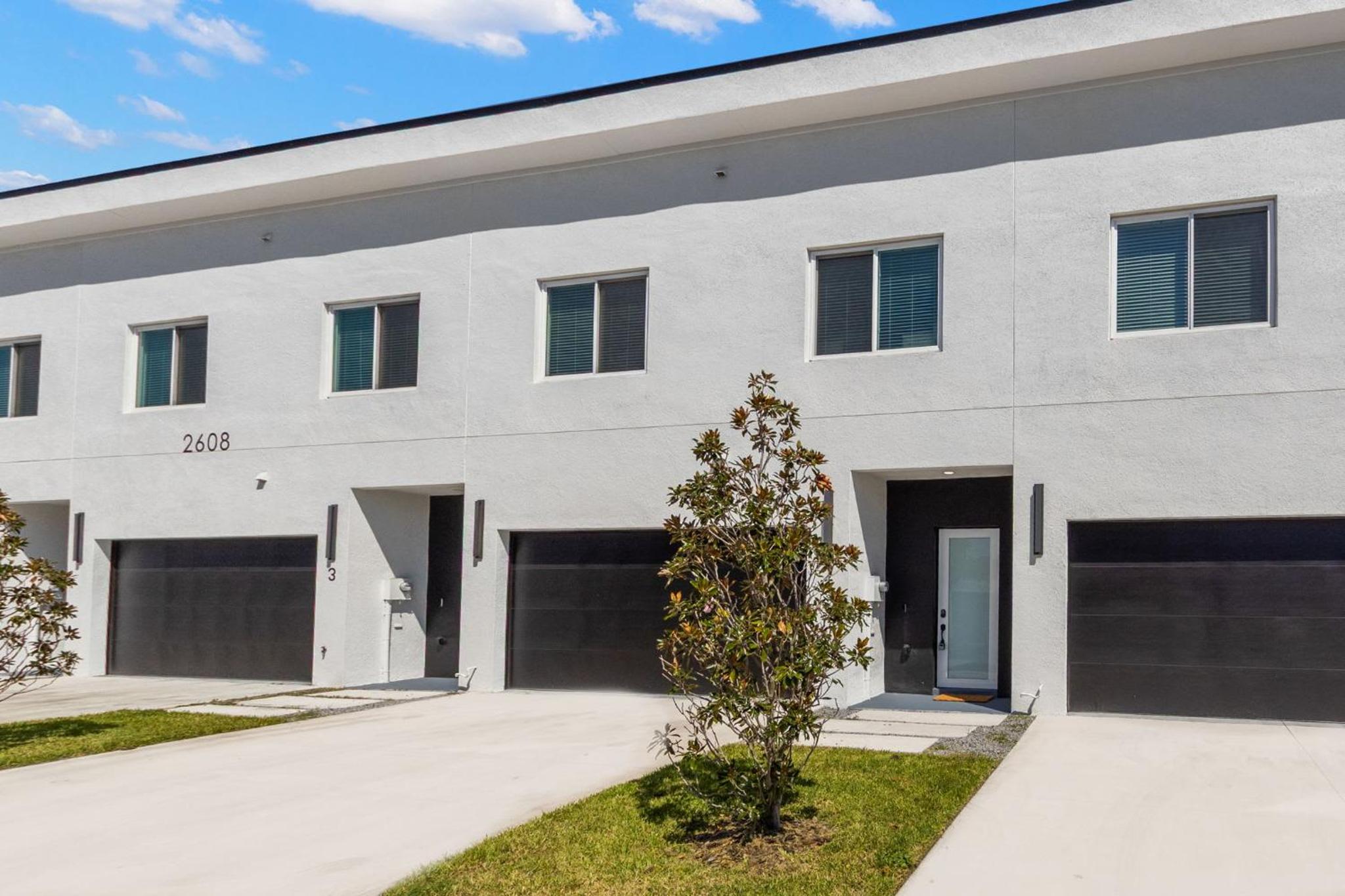 NEW Casa Sol - Luxury Townhome In Prime Location