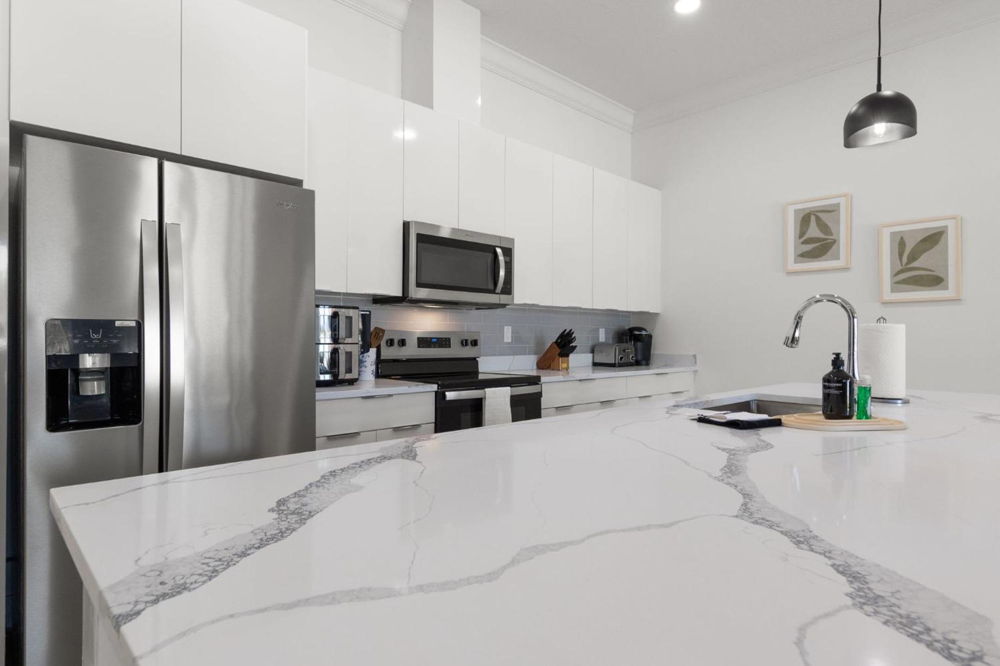 NEW Casa Cielo - Gorgeous Newly Built Tampa Home