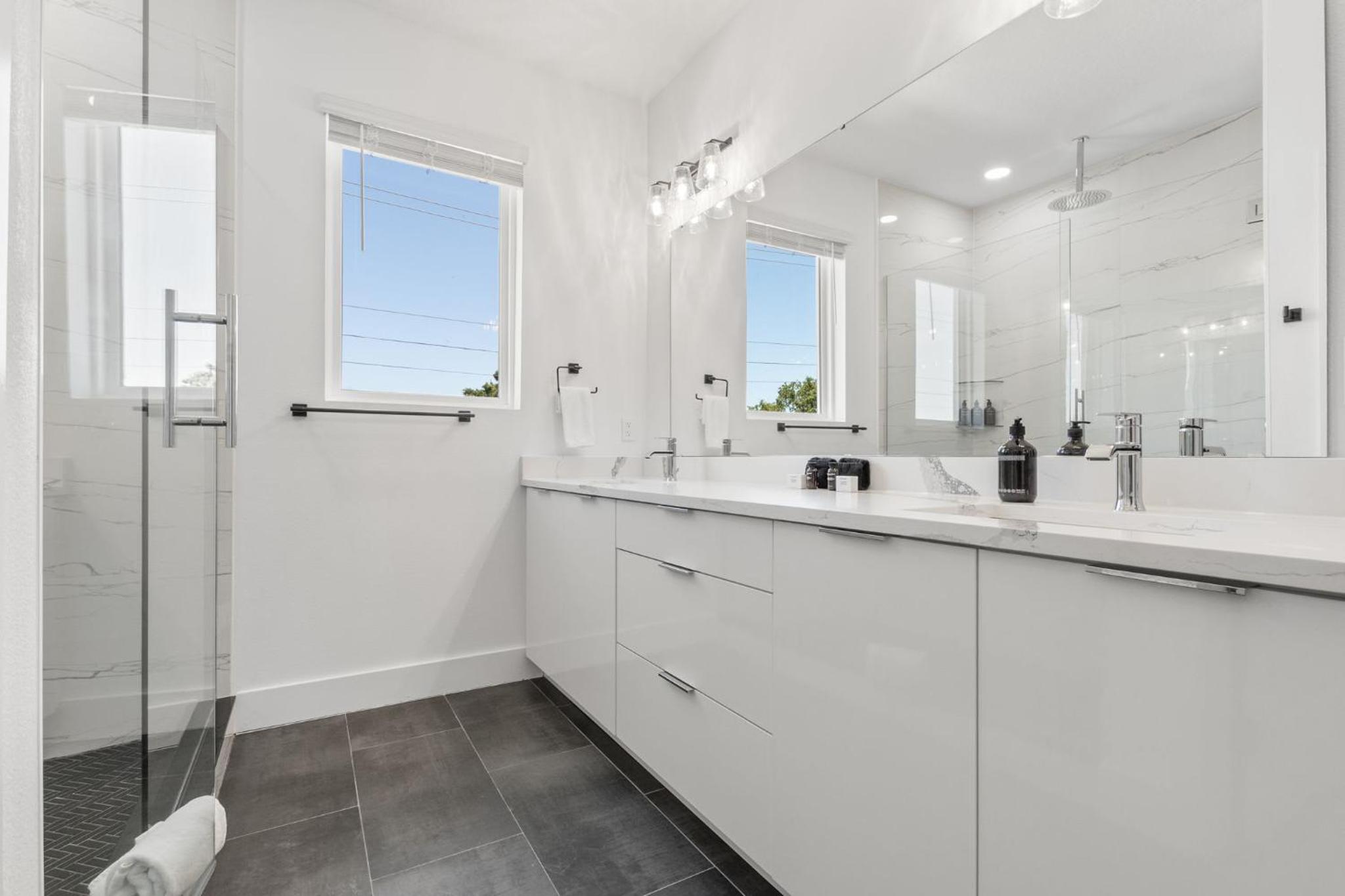 NEW Casa Cielo - Gorgeous Newly Built Tampa Home
