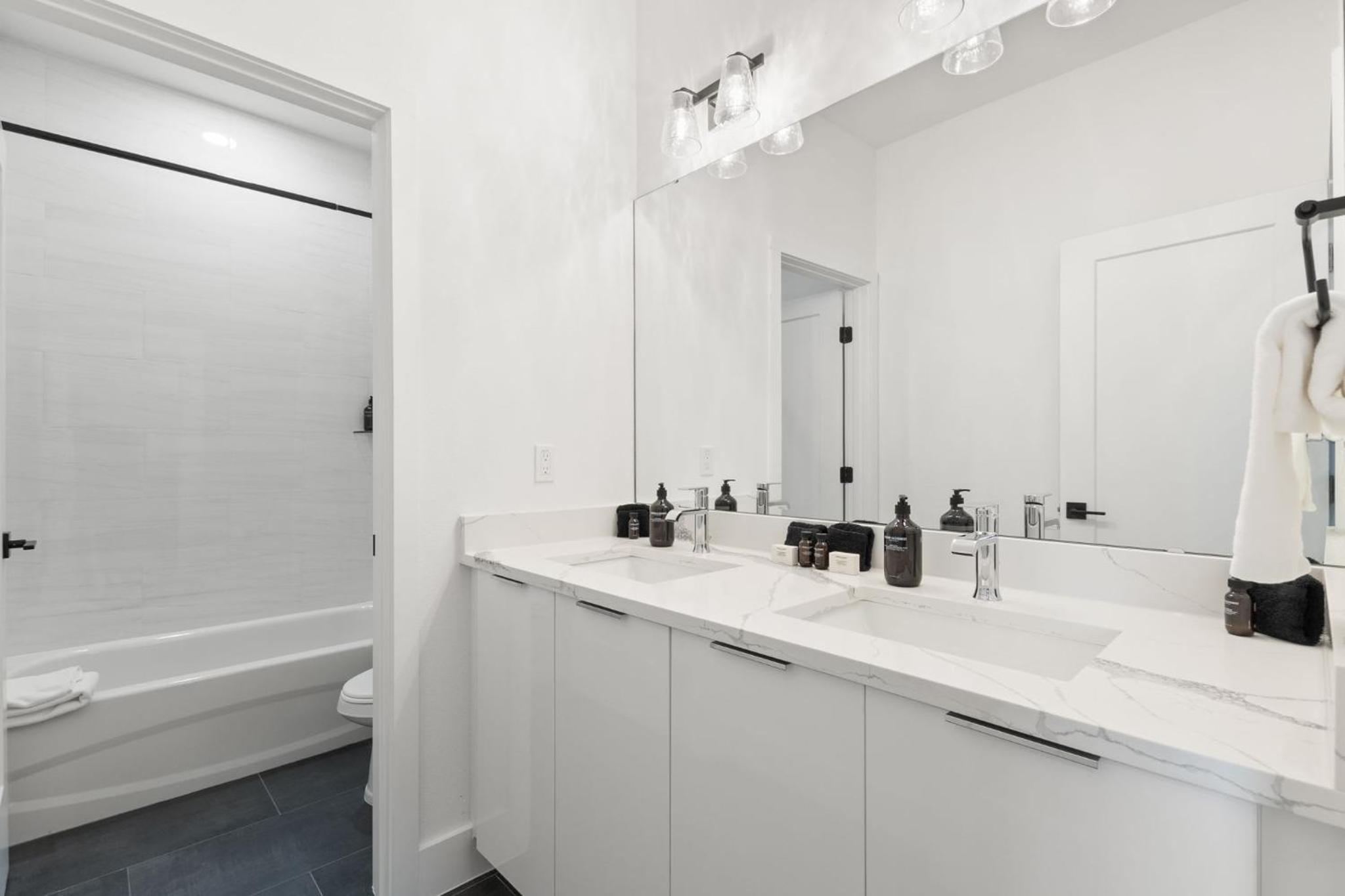 NEW Casa Cielo - Gorgeous Newly Built Tampa Home