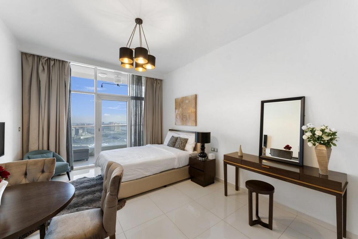 High-Floor Studio Ghalia JVC with an Amazing View