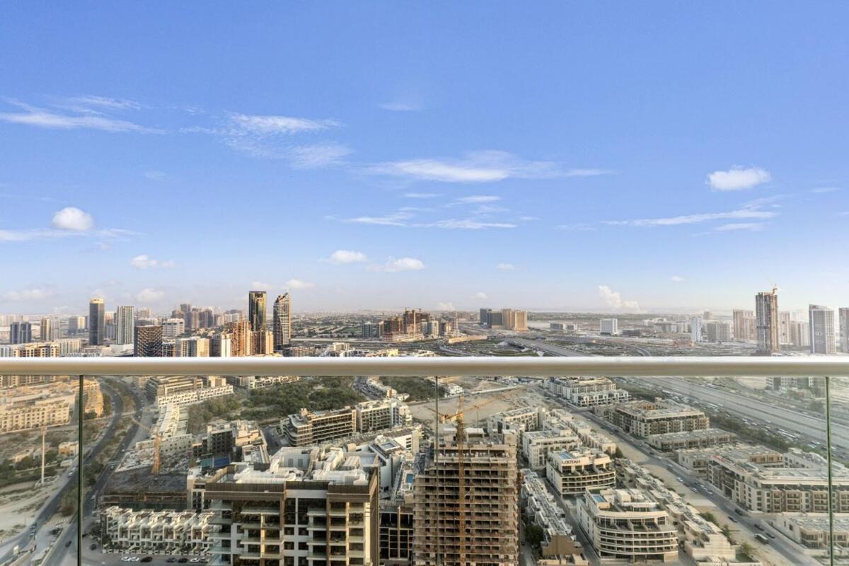 High-Floor Studio Ghalia JVC with an Amazing View
