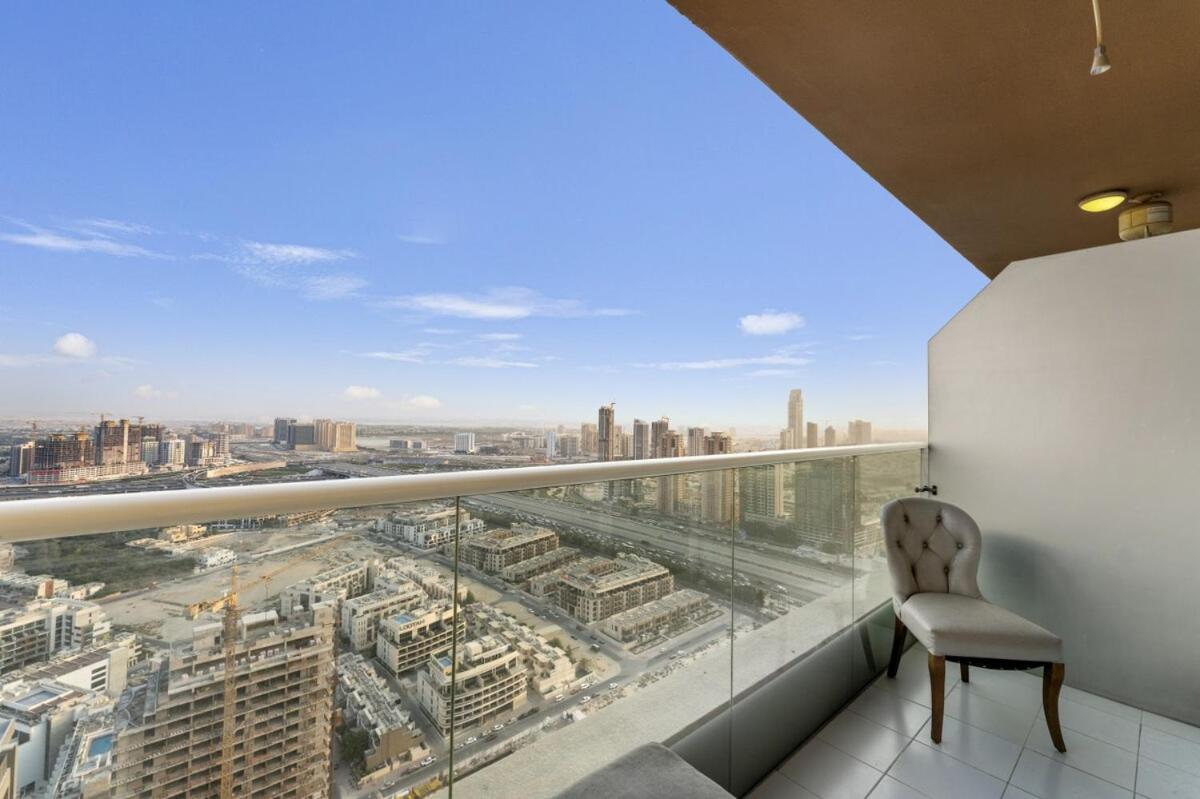 High-Floor Studio Ghalia JVC with an Amazing View