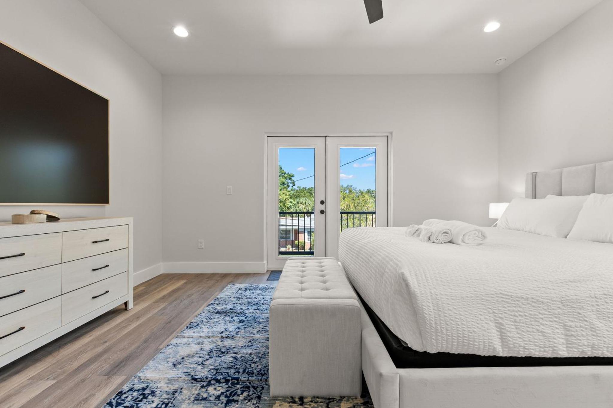 NEW Casa Cereza - Stunning New Build In Old Tampa