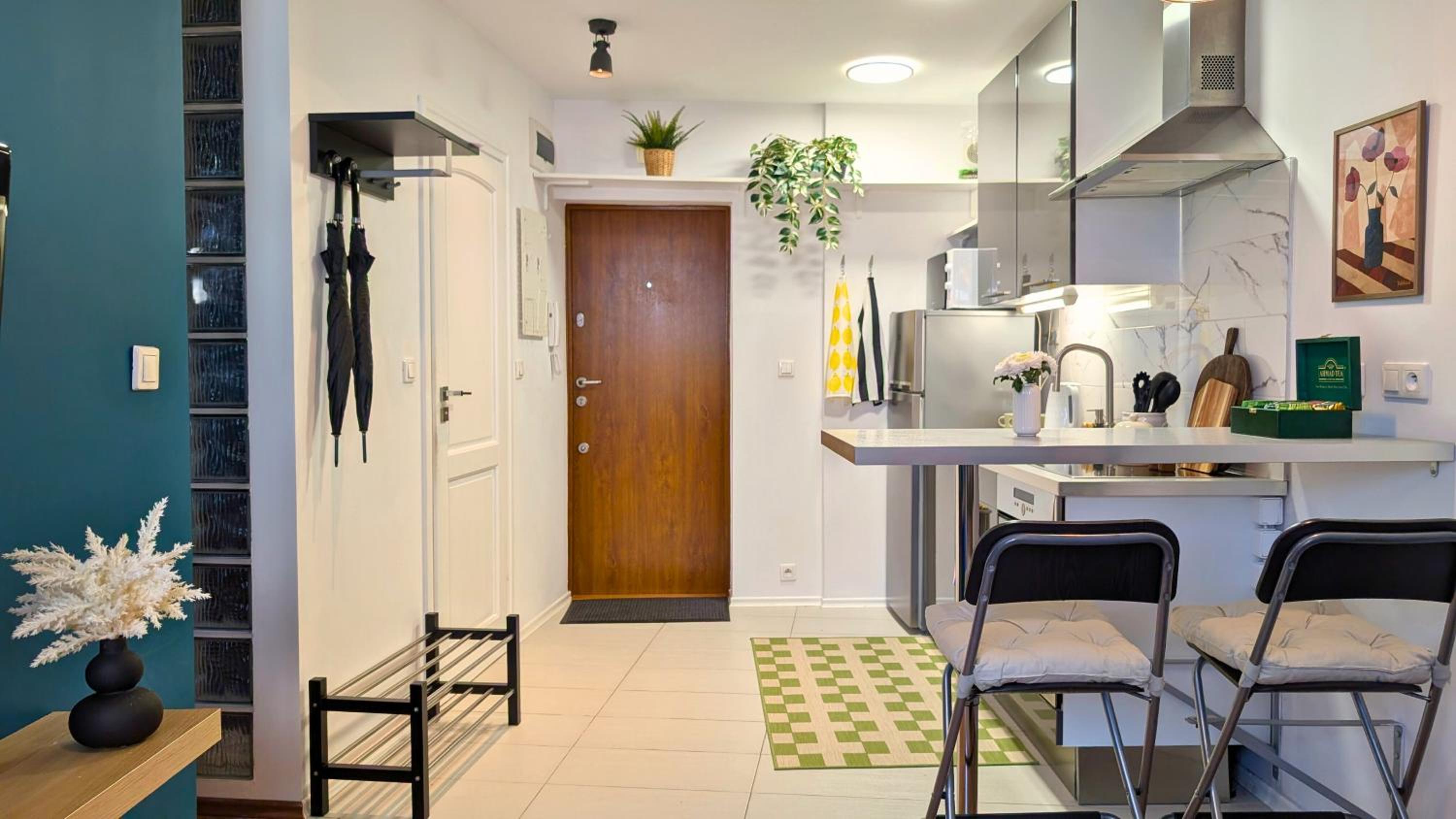 Bella Luna Luxury Suites - Warm & Modern Apt Near Old Town & Museums