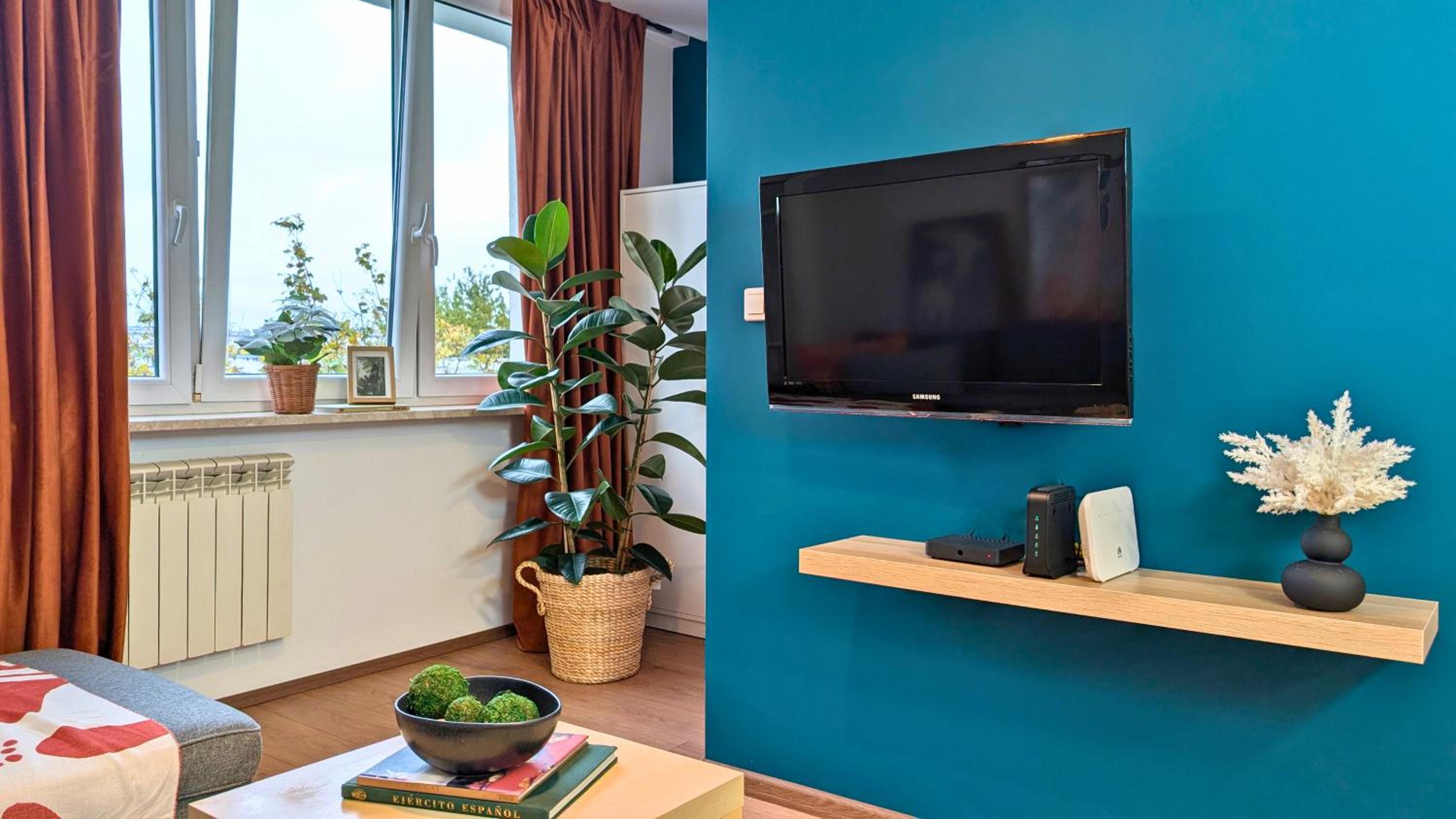 Bella Luna Luxury Suites - Warm & Modern Apt Near Old Town & Museums