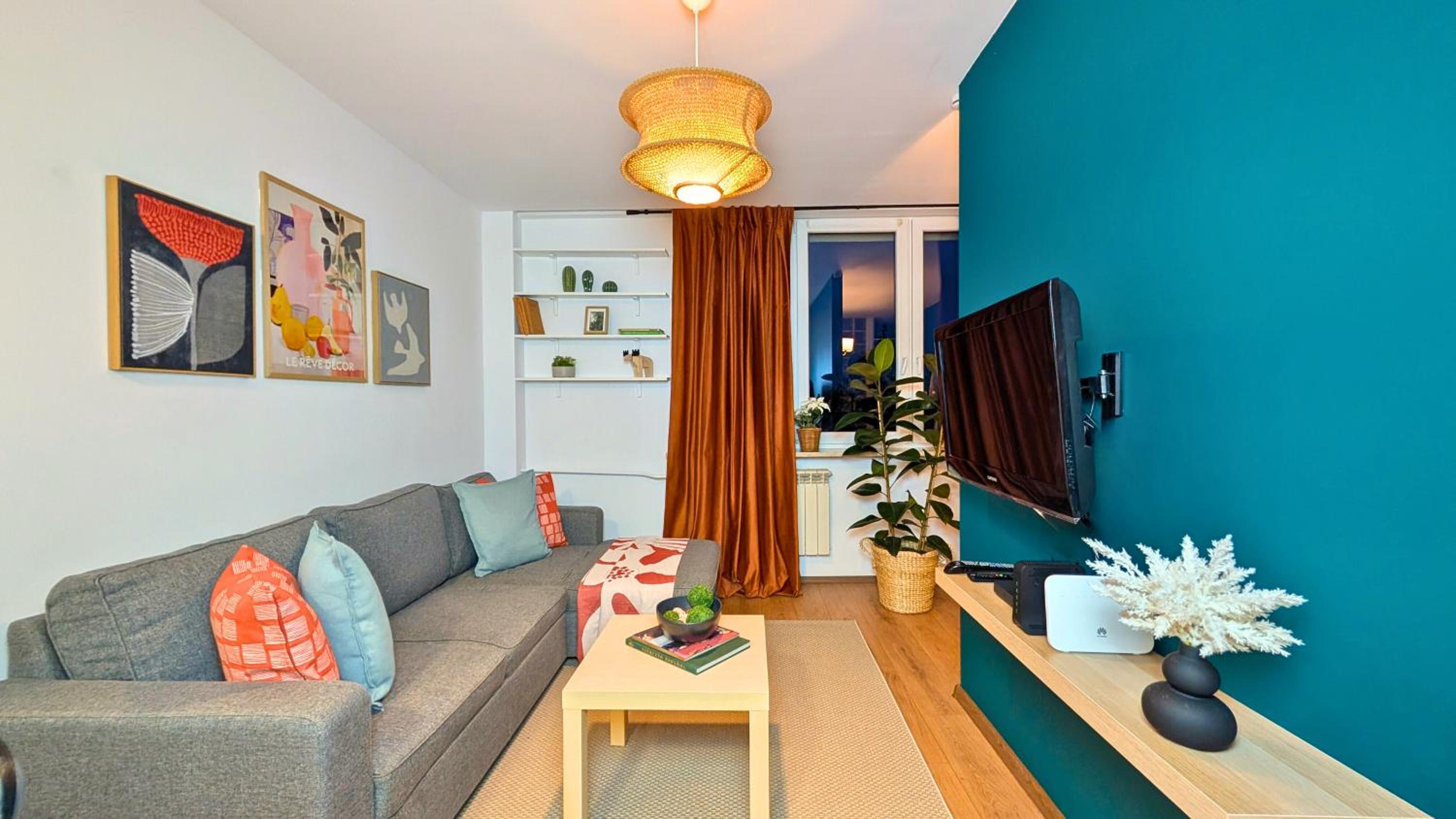 Bella Luna Luxury Suites - Warm & Modern Apt Near Old Town & Museums