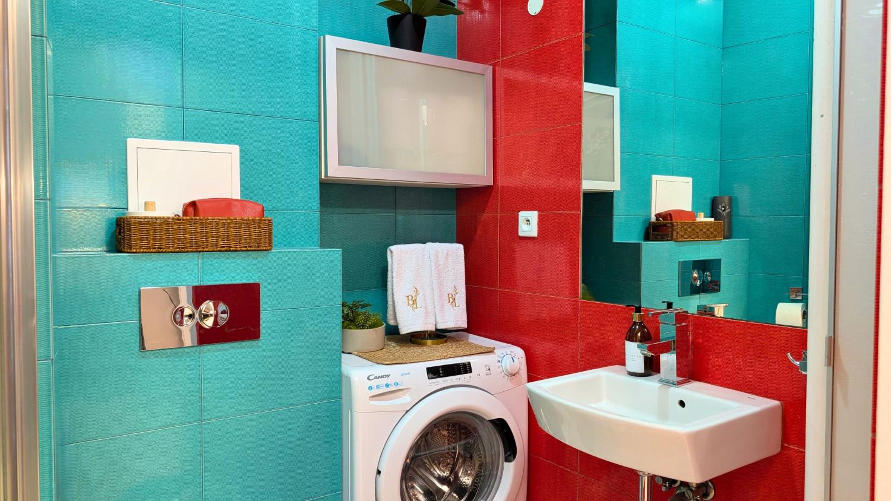 Bella Luna Luxury Suites - Warm & Modern Apt Near Old Town & Museums