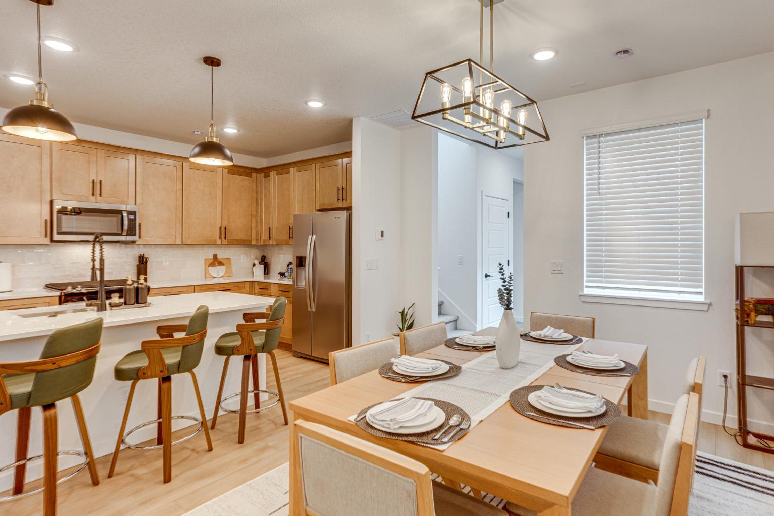 Great for Families! Newly Built Home in Aurora
