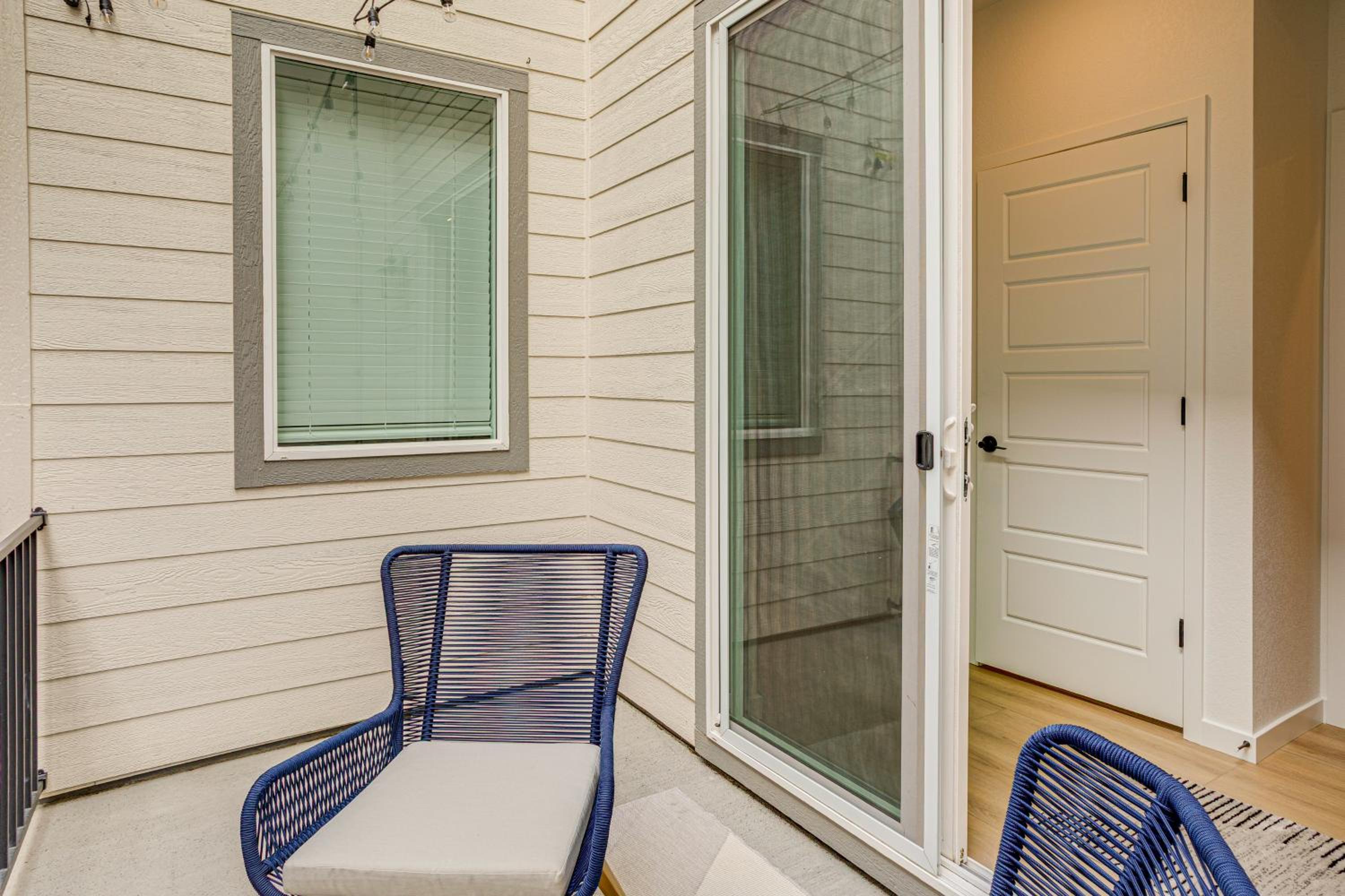 Great for Families! Newly Built Home in Aurora
