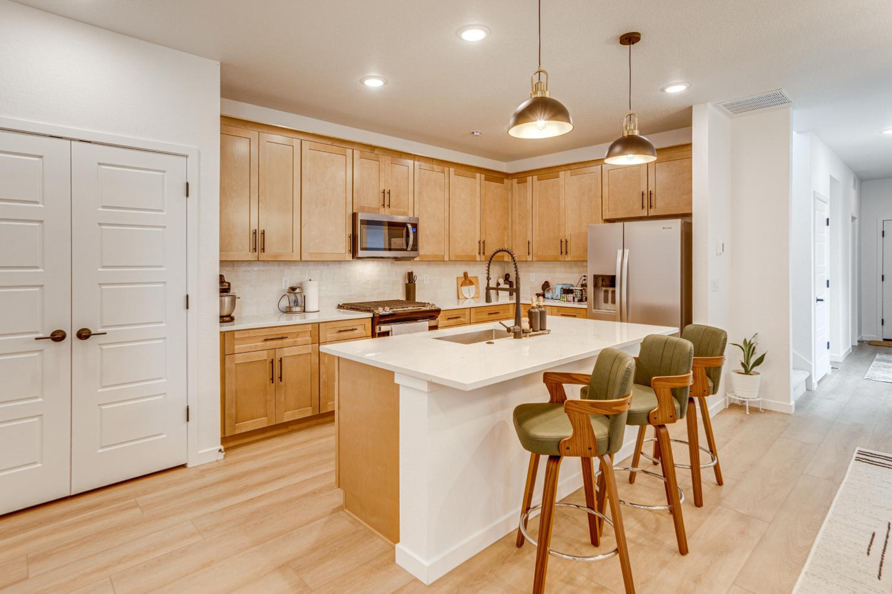 Great for Families! Newly Built Home in Aurora