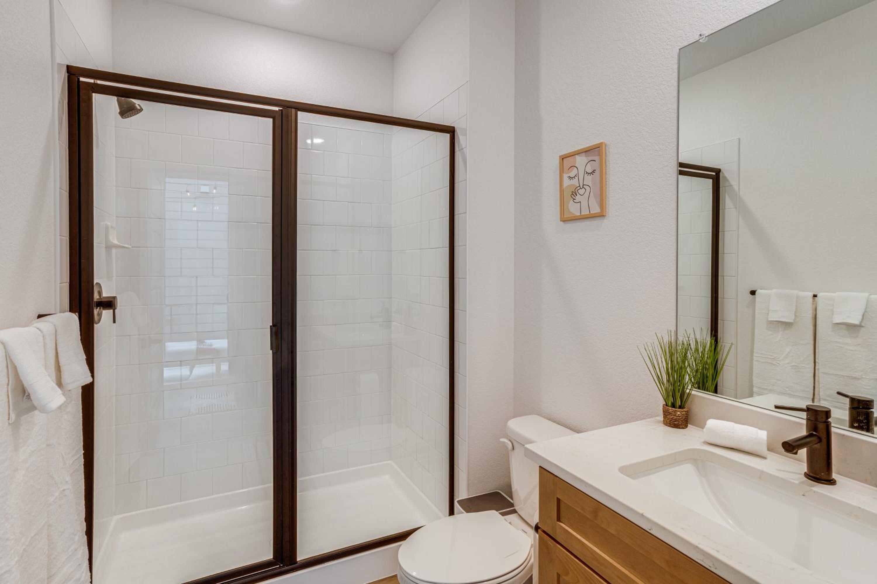 Great for Families! Newly Built Home in Aurora