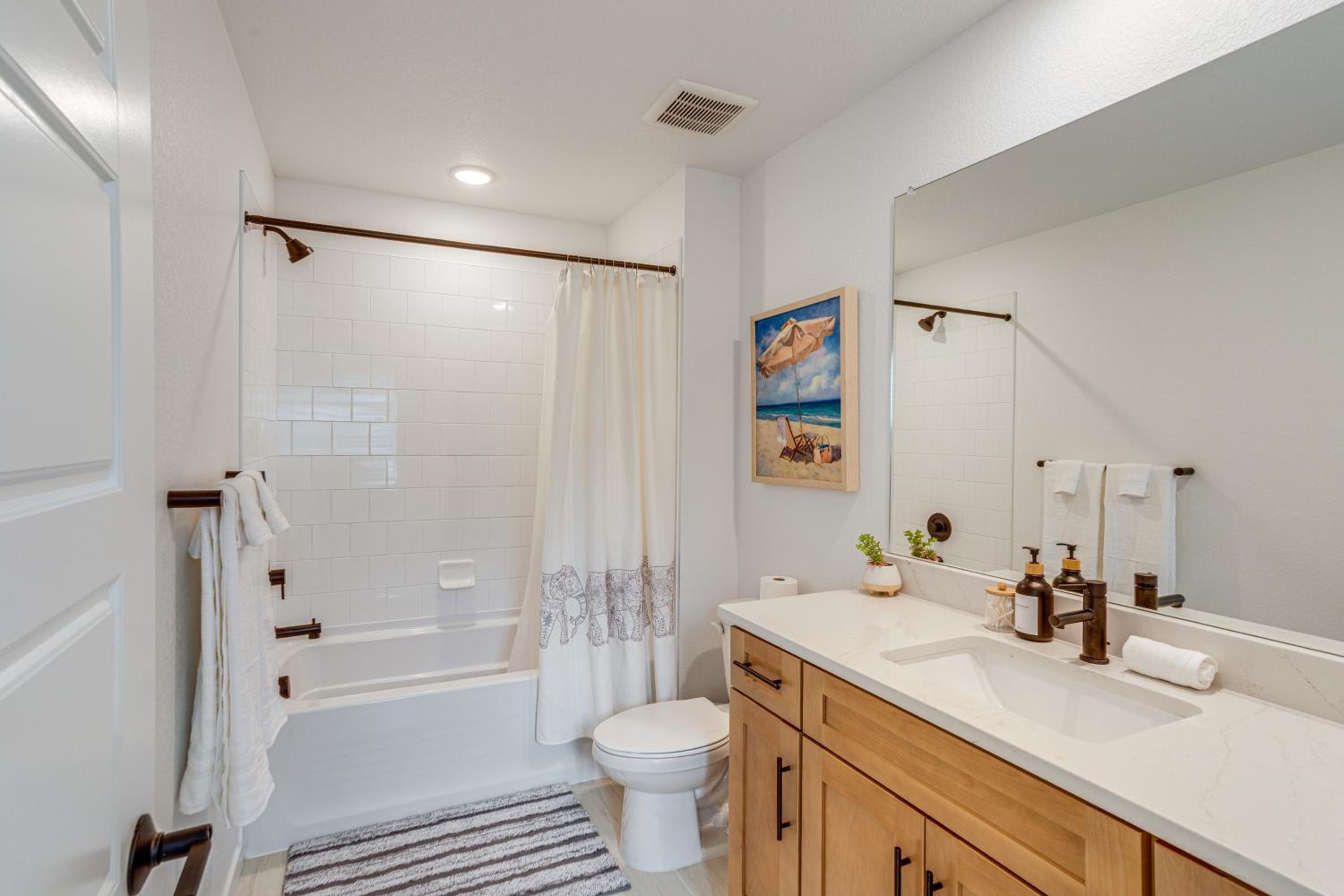 Great for Families! Newly Built Home in Aurora