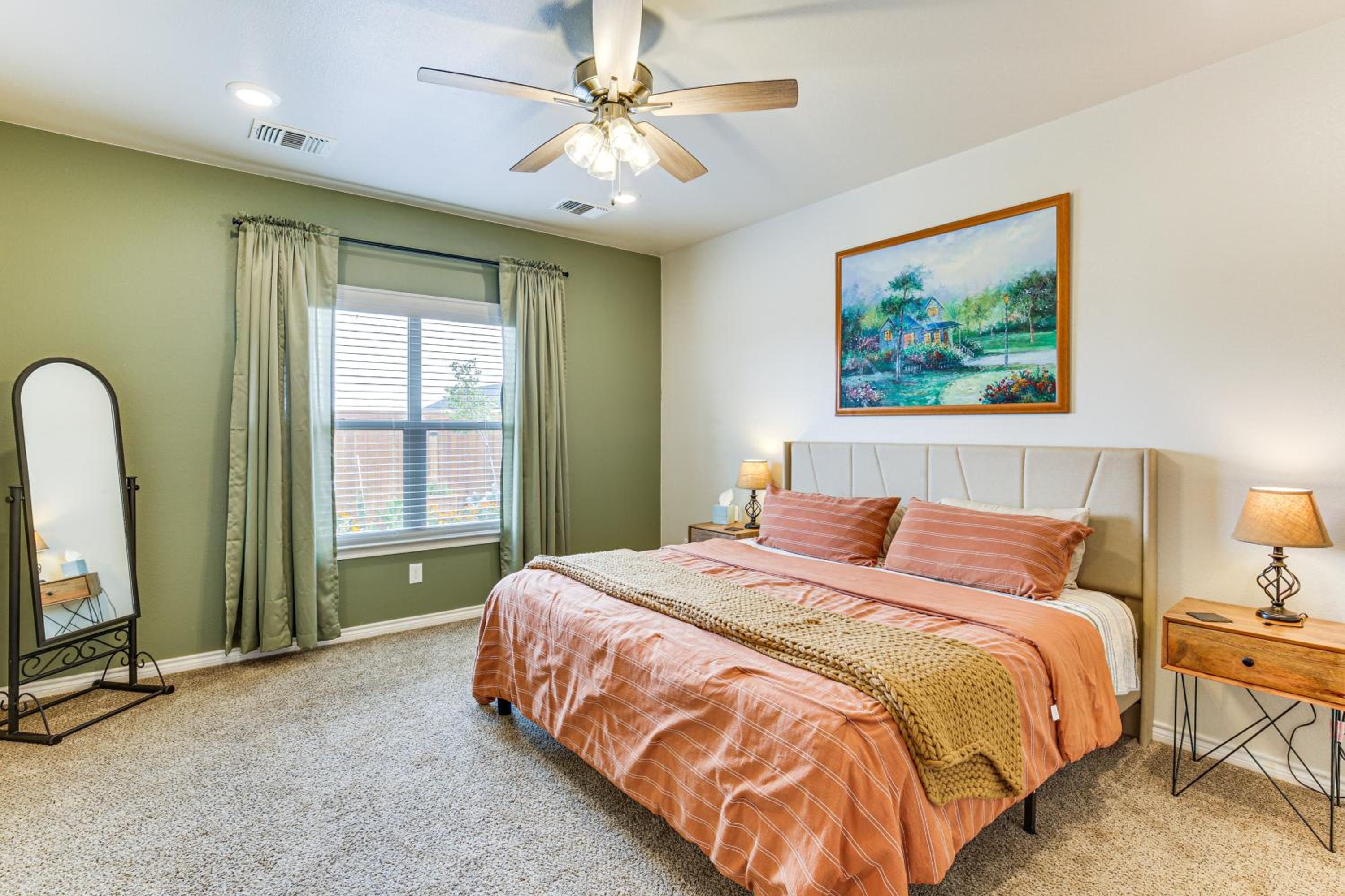 11 Mi to Texas Tech University Cozy Family Home!