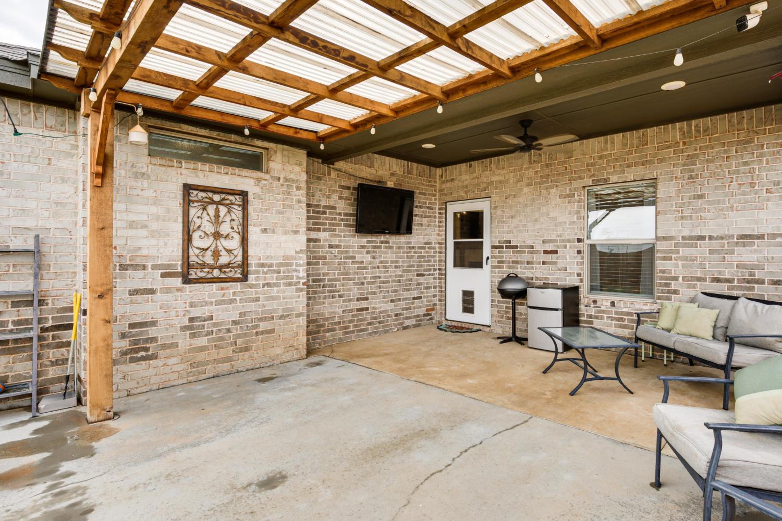 11 Mi to Texas Tech University Cozy Family Home!