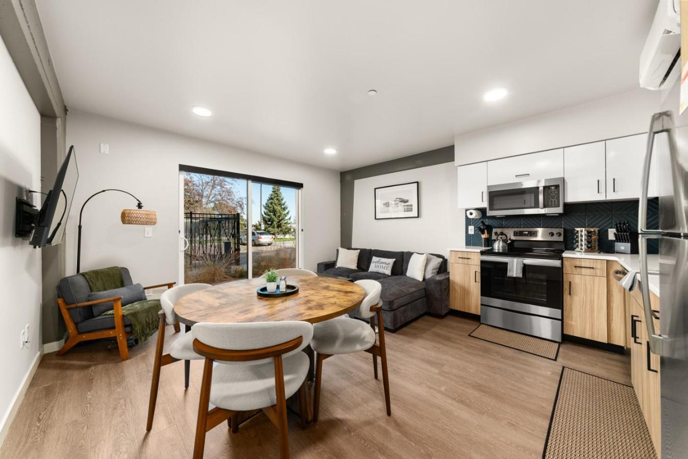 2br Luxurious Apartment Downtown