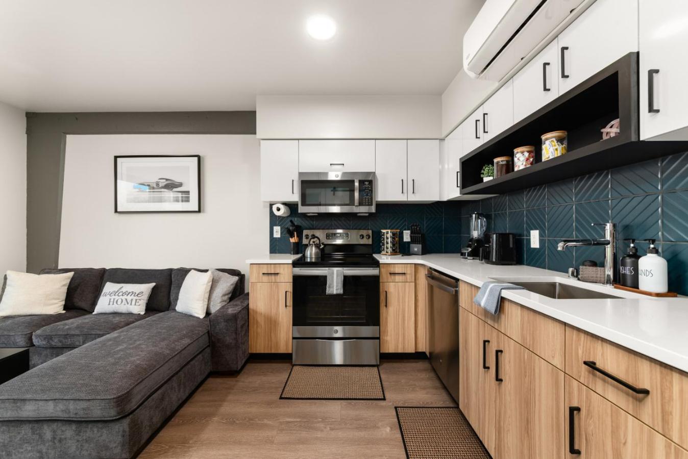 2br Luxurious Apartment Downtown
