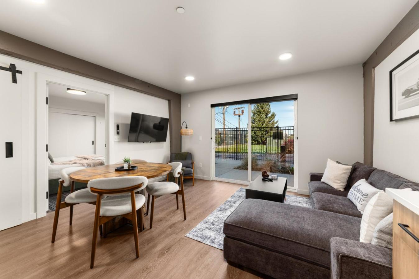 2br Luxurious Apartment Downtown