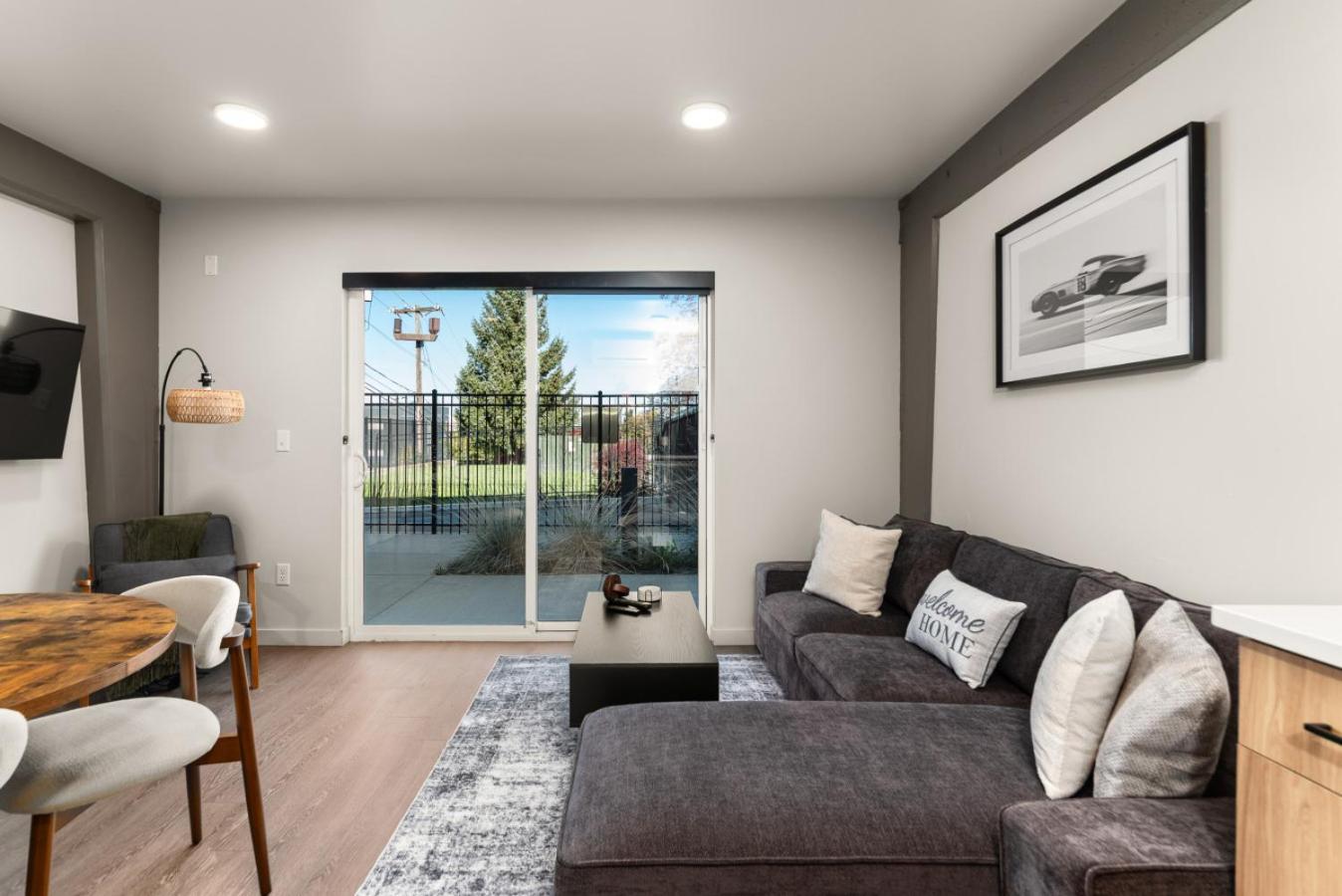 2br Luxurious Apartment Downtown