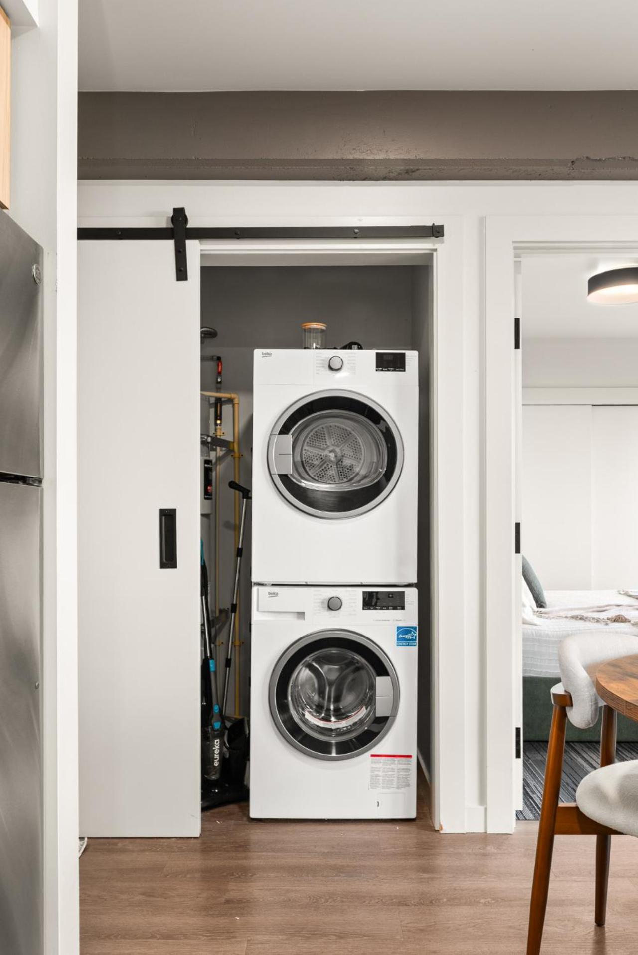 2br Luxurious Apartment Downtown
