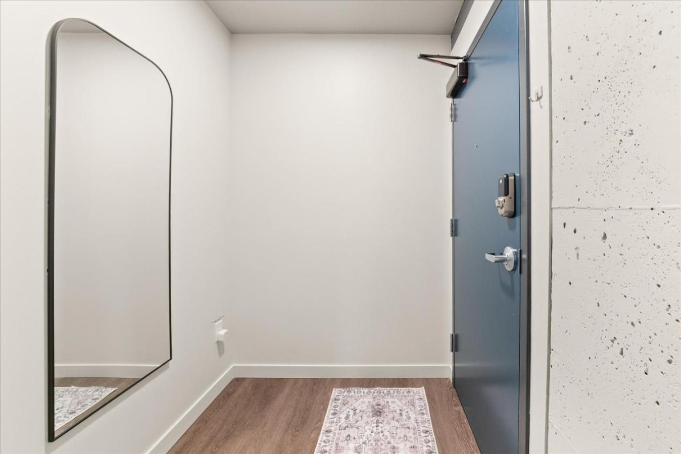 2 Bedroom 2 Bath Downtown