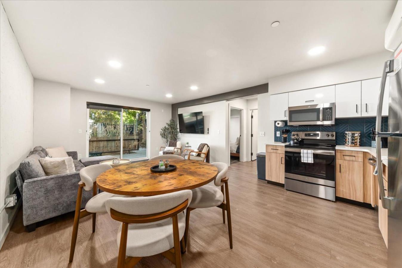 2 Bedroom 2 Bath Downtown