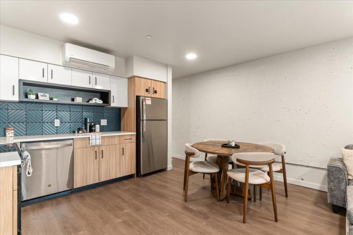 2 Bedroom 2 Bath Downtown