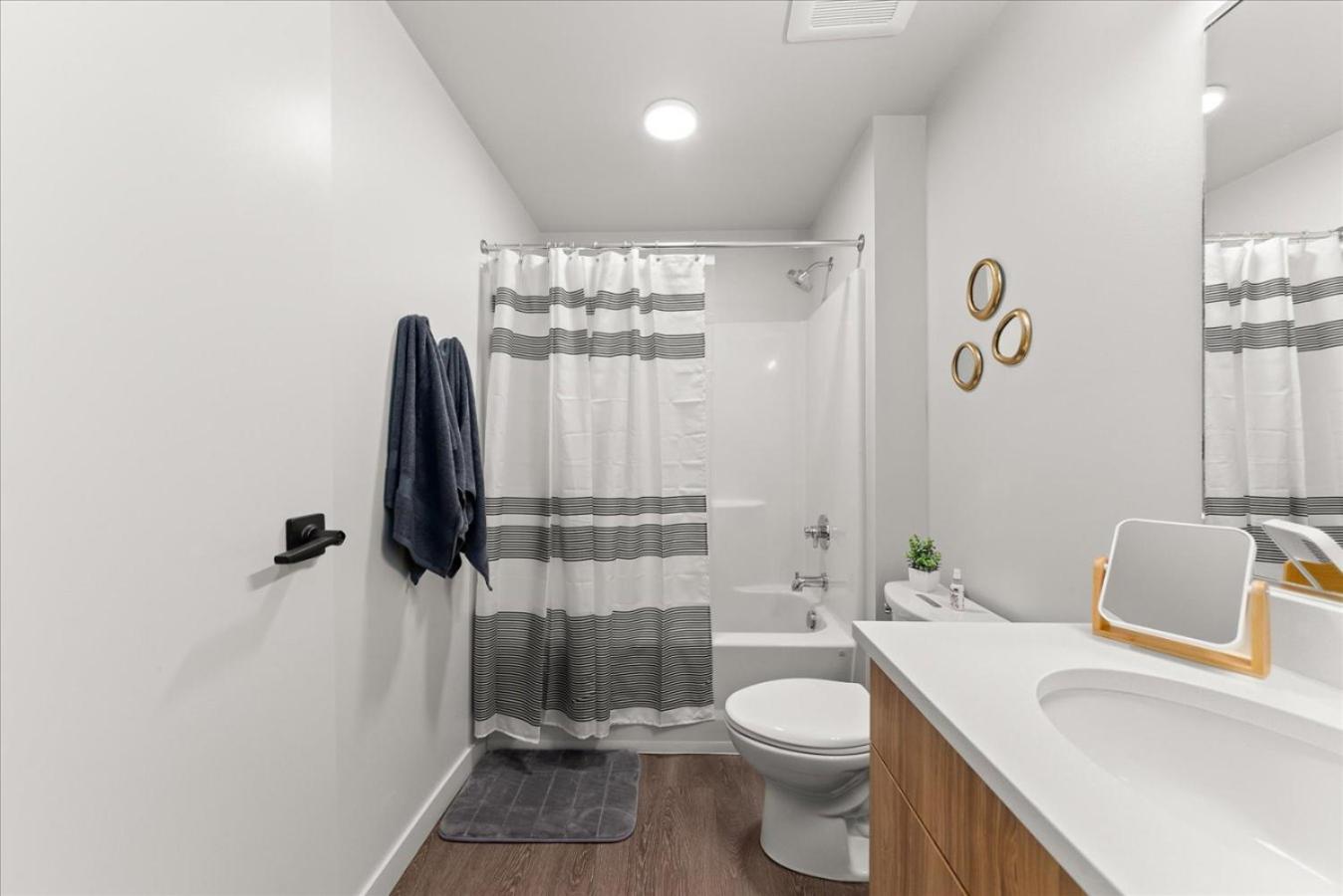 2 Bedroom 2 Bath Downtown