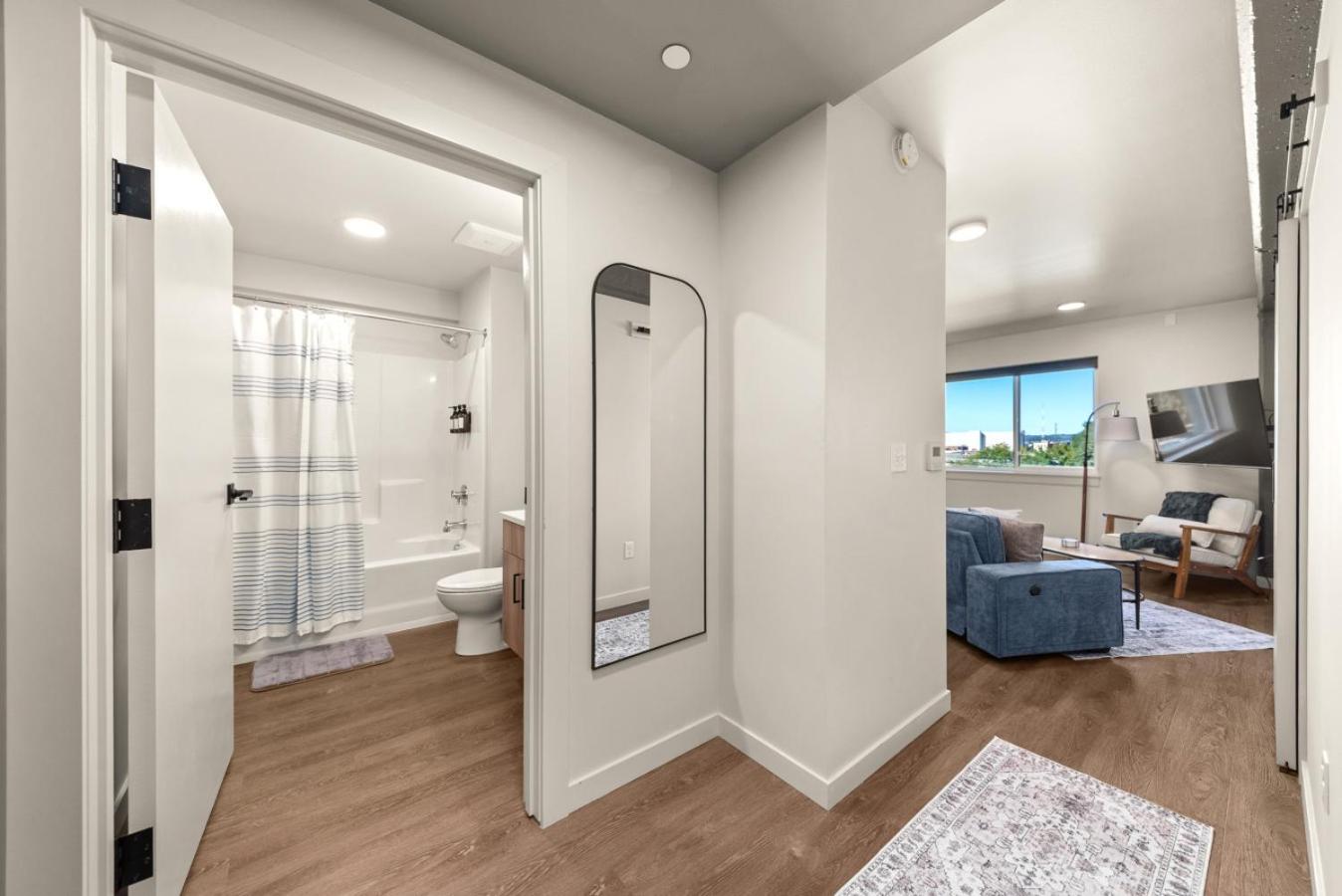 2BR Cozy Apartment in DT
