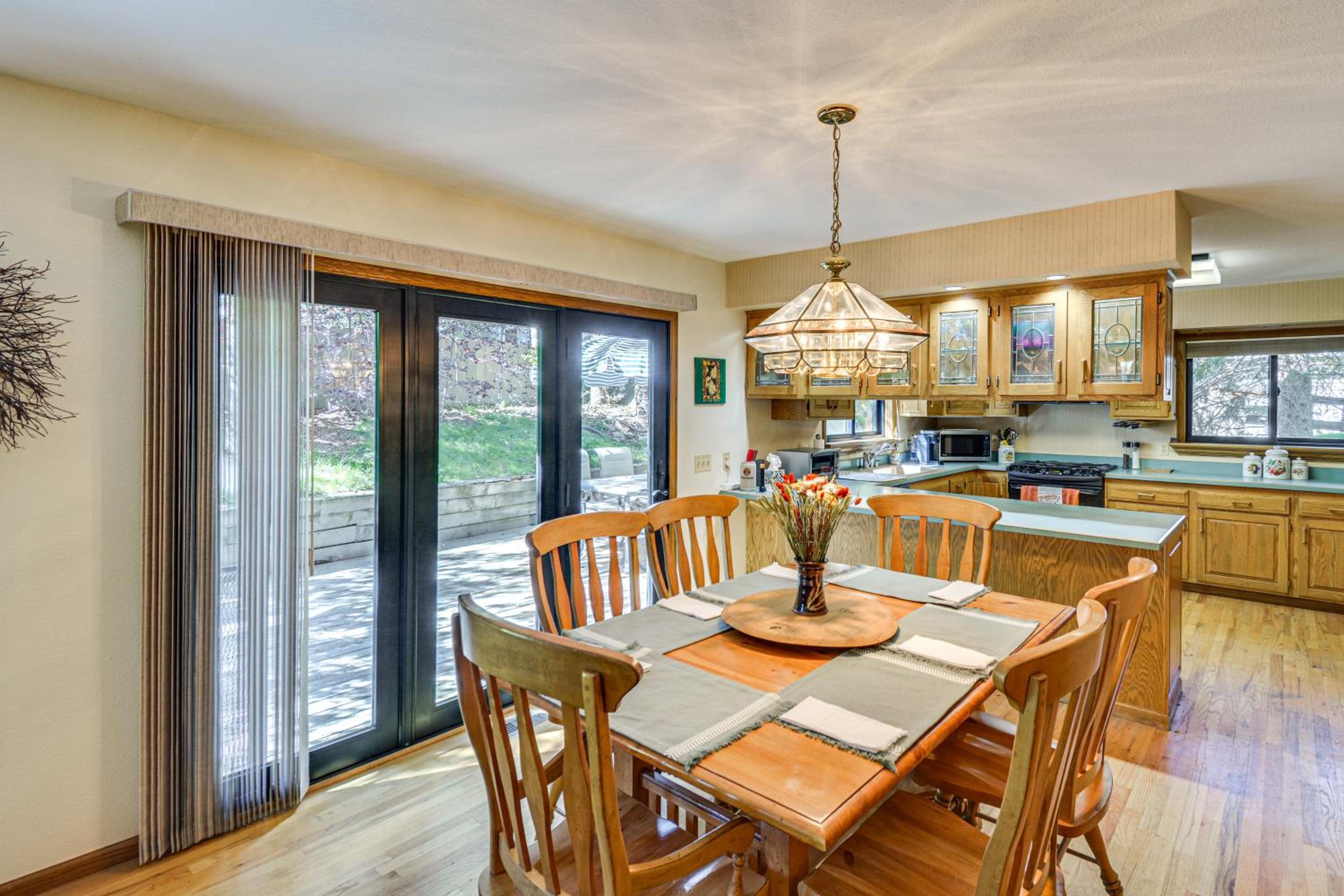 Large Family Duplex with Grill, Near Beaver Creek