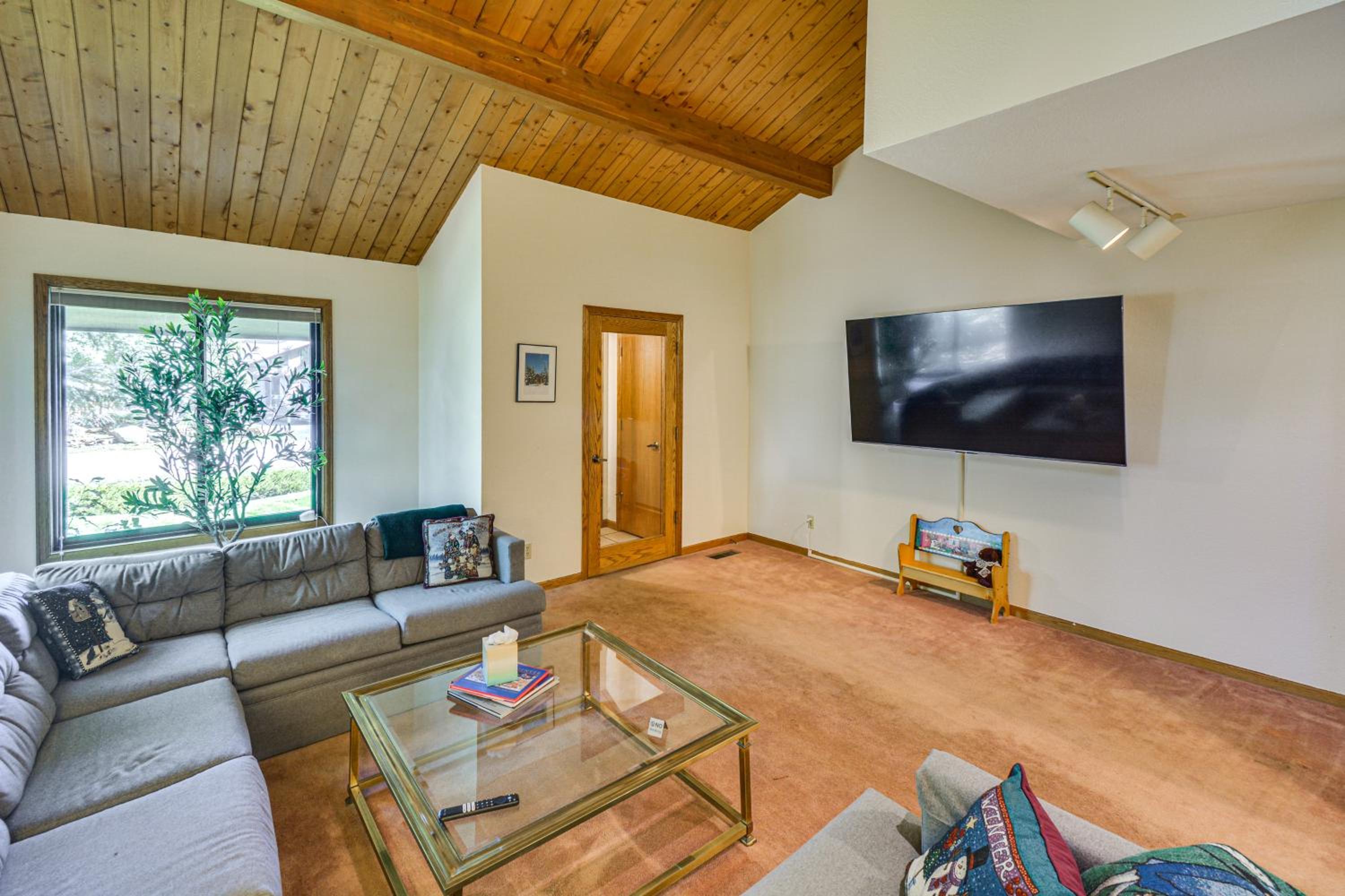 Large Family Duplex with Grill, Near Beaver Creek