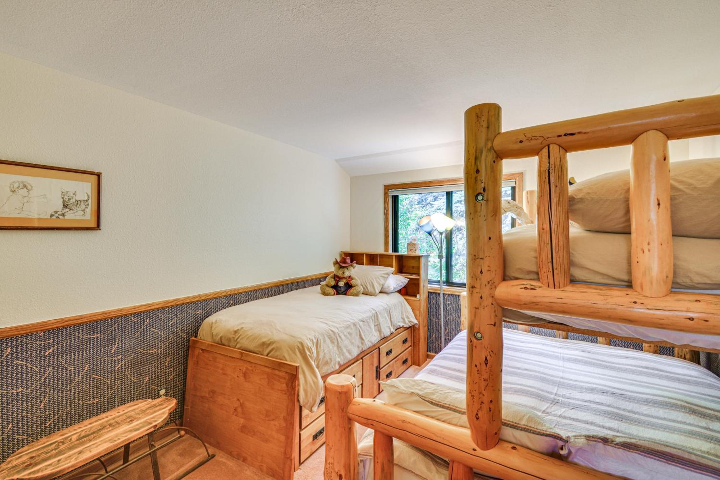 Large Family Duplex with Grill, Near Beaver Creek